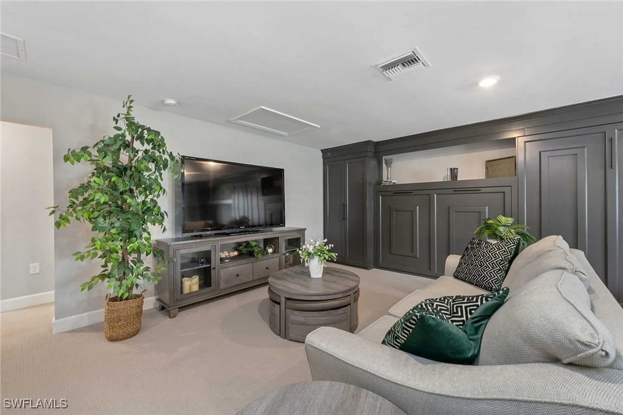 Property Slideshow image 19 of 50 | 2768 amaranda ct, Naples, FL, 34114