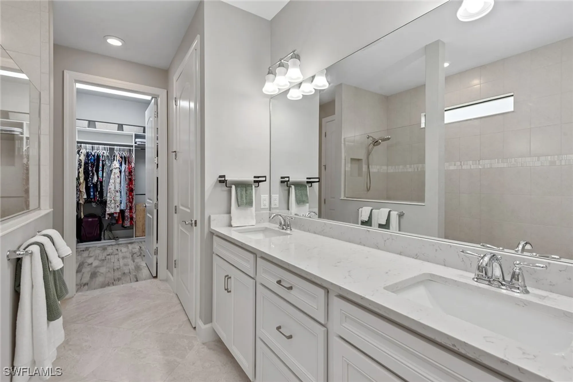 Property Slideshow image 12 of 50 | 2768 amaranda ct, Naples, FL, 34114