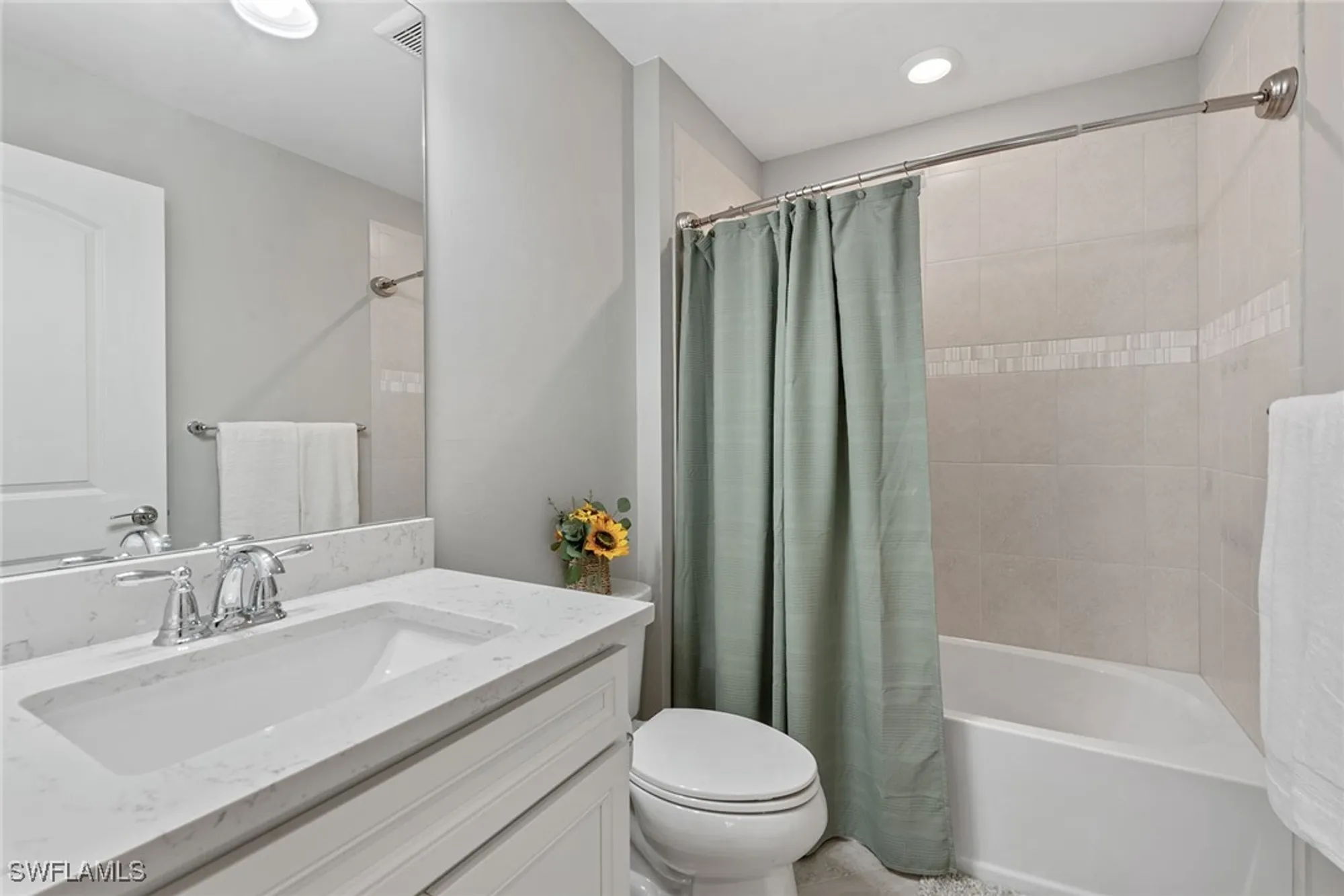 Property Slideshow image 21 of 50 | 2768 amaranda ct, Naples, FL, 34114