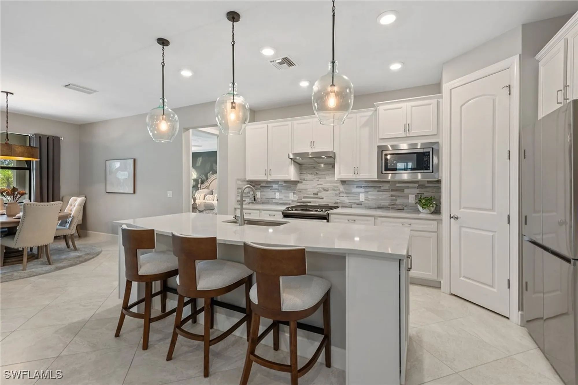 Property Slideshow image 8 of 50 | 2768 amaranda ct, Naples, FL, 34114