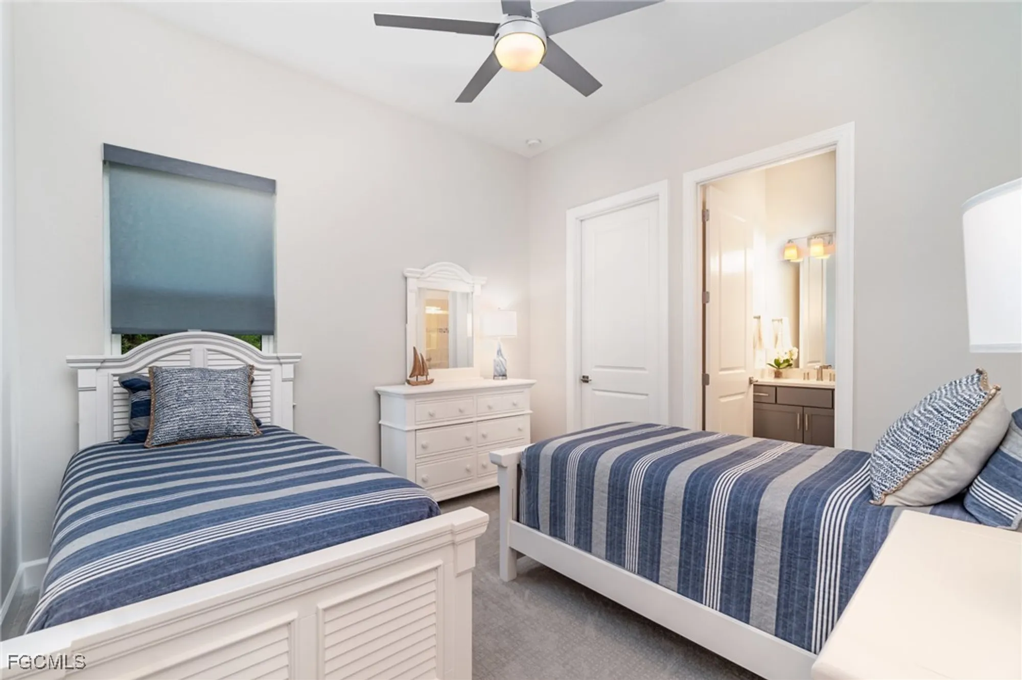 Property Slideshow image 22 of 45 | 17583 winding oak ln, North Fort Myers, FL, 33917