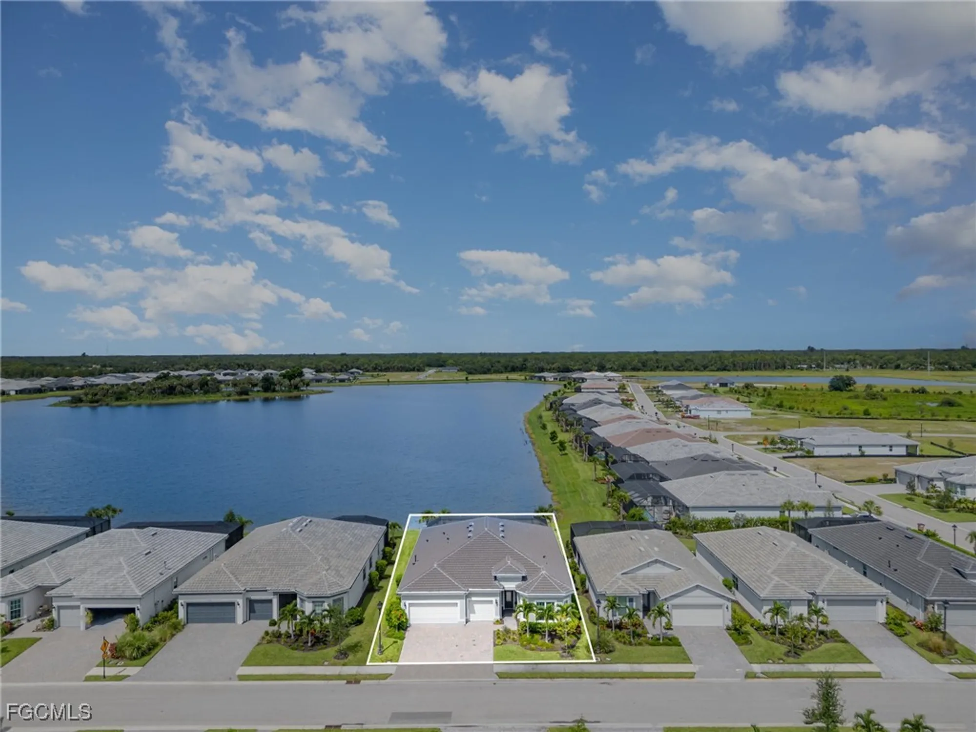 Property Slideshow image 36 of 45 | 17583 winding oak ln, North Fort Myers, FL, 33917