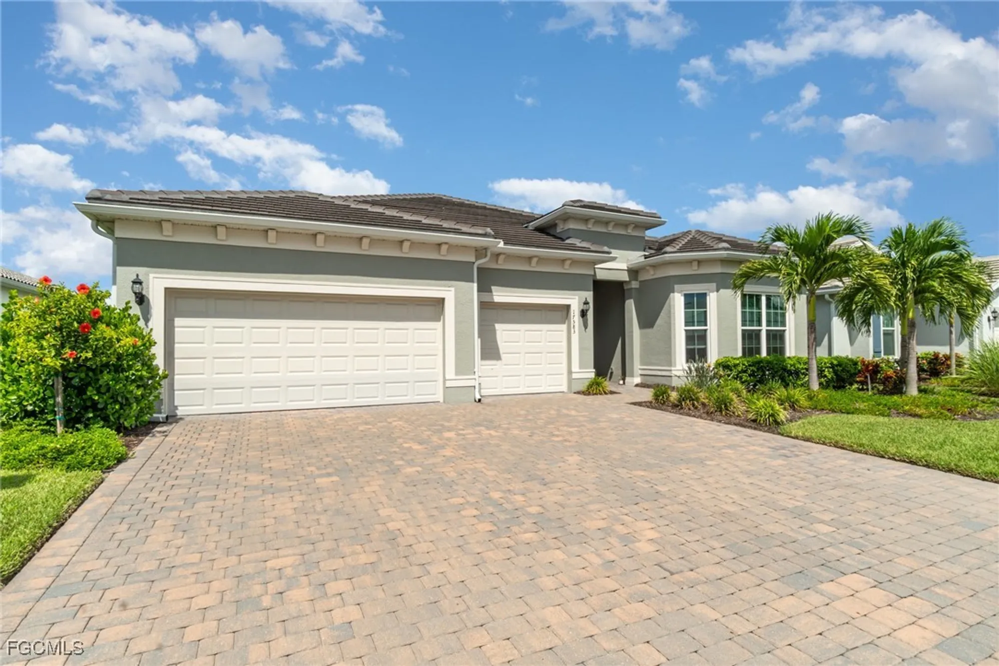 Property Slideshow image 32 of 45 | 17583 winding oak ln, North Fort Myers, FL, 33917