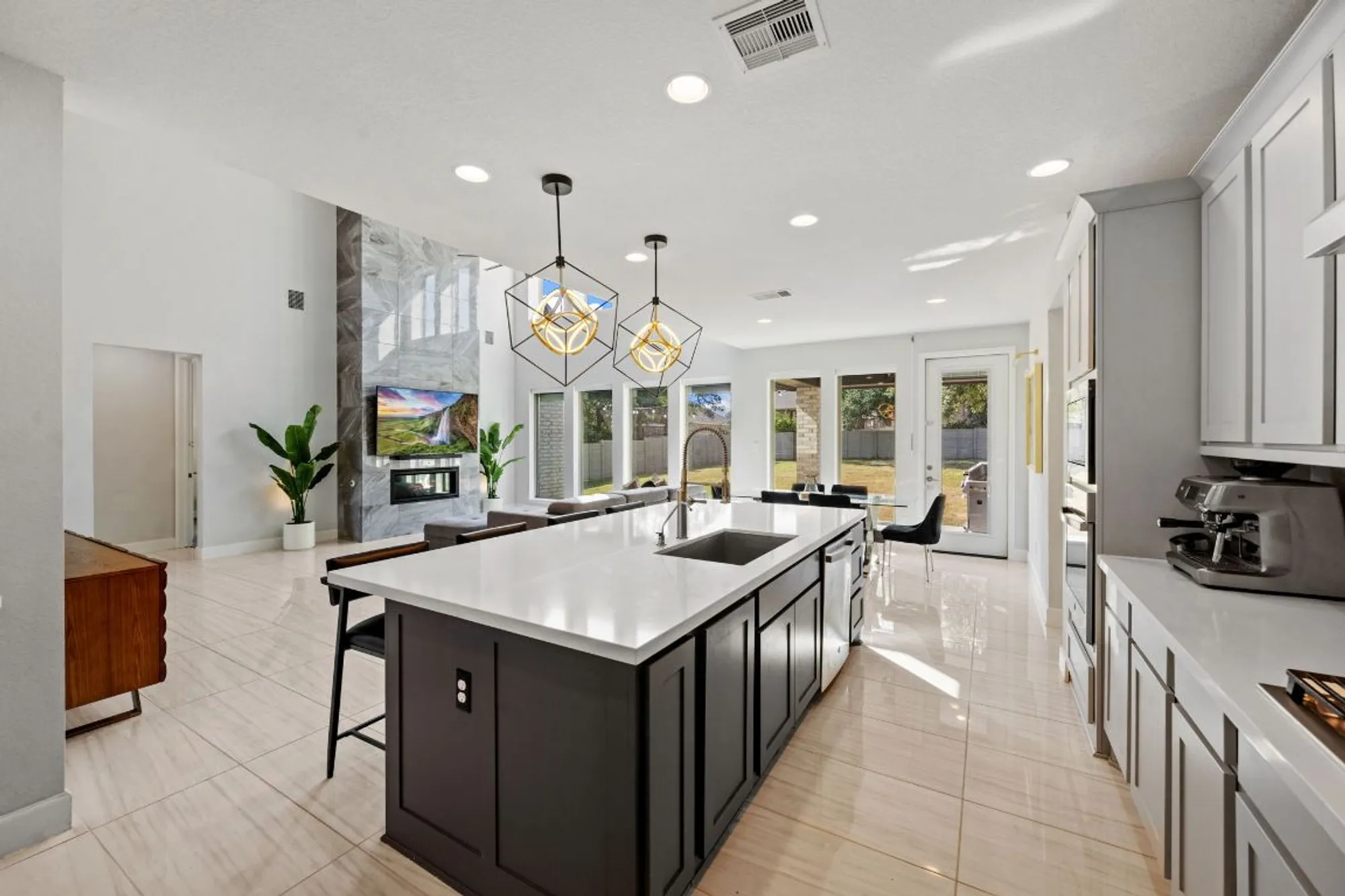 Property Slideshow image 14 of 40 | 448 tobacco pass, New Braunfels, TX, 78132