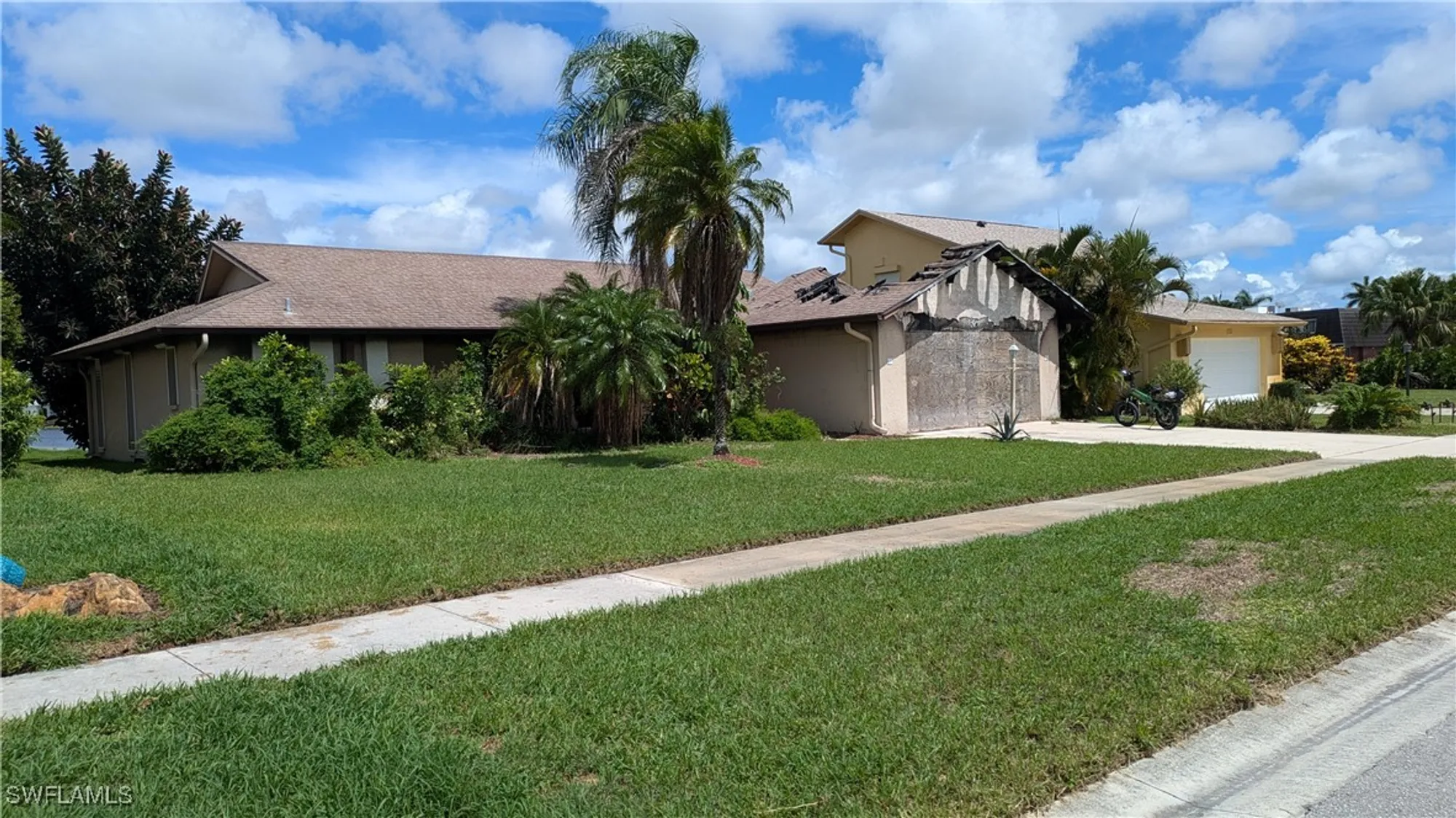 Property Slideshow image 5 of 7 | 104 fleur de lis ln, Naples, FL, 34112