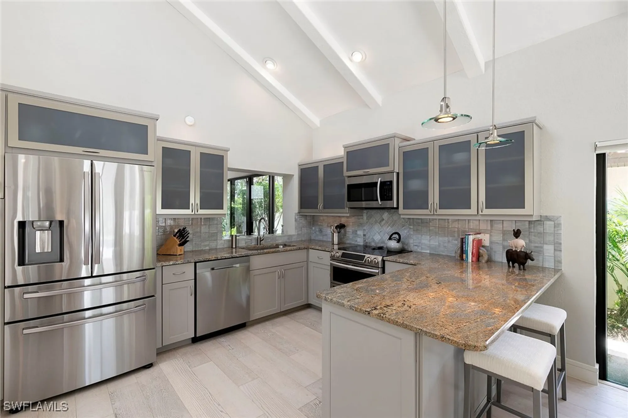 Property Slideshow image 16 of 47 | 580 tierra mar ln # 21, Naples, FL, 34108