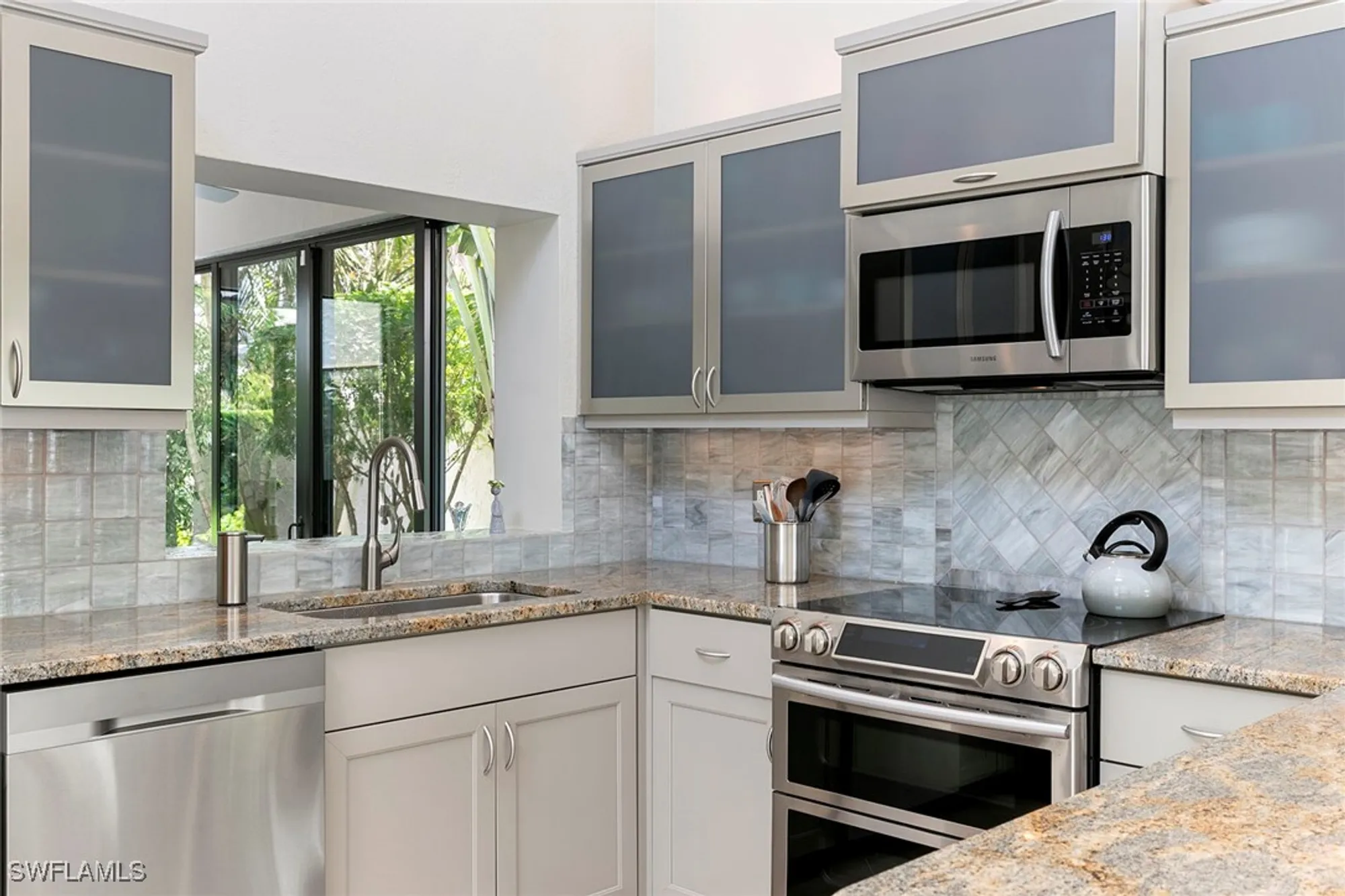 Property Slideshow image 19 of 47 | 580 tierra mar ln # 21, Naples, FL, 34108