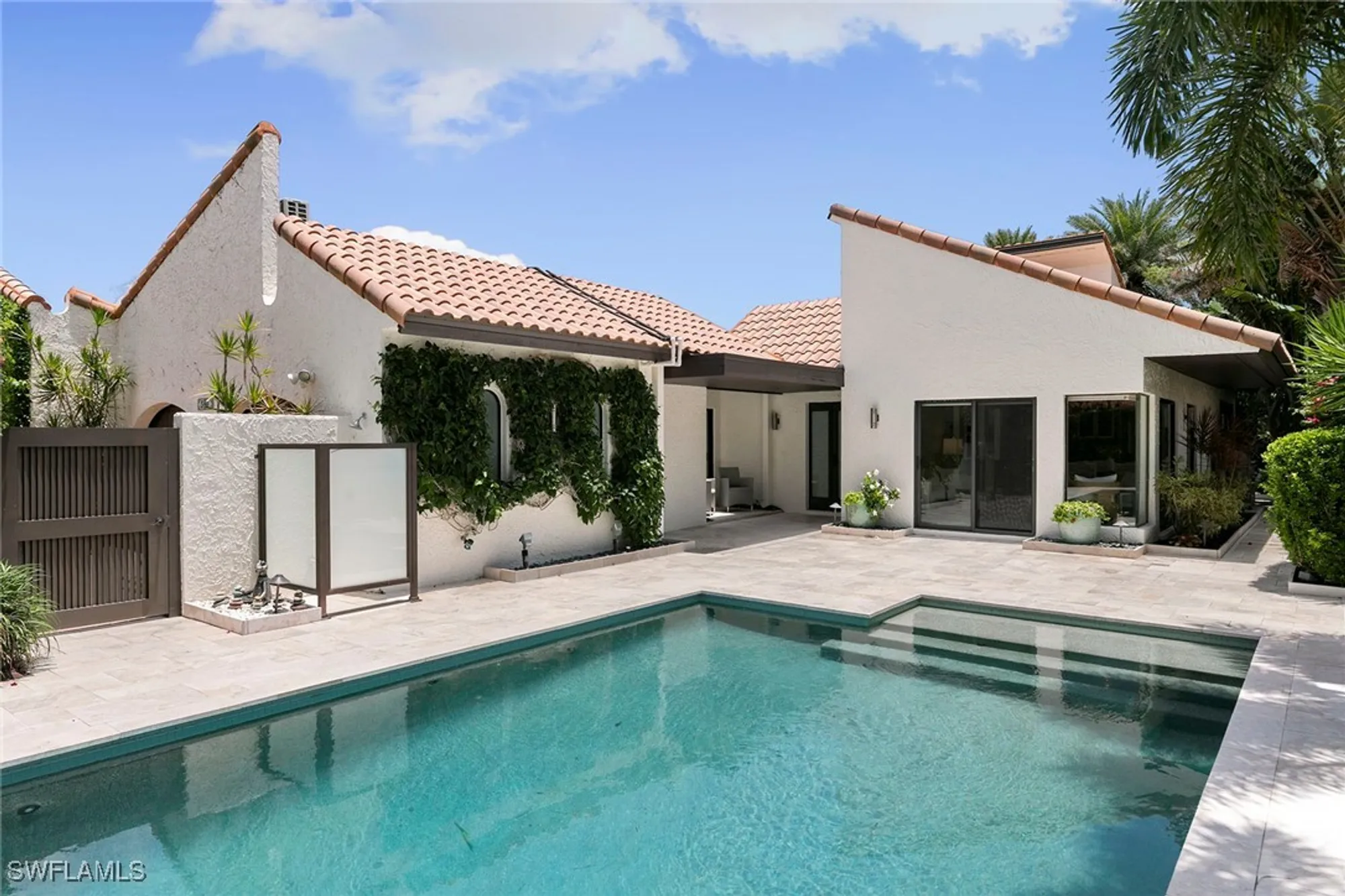 Property Slideshow image 2 of 47 | 580 tierra mar ln # 21, Naples, FL, 34108