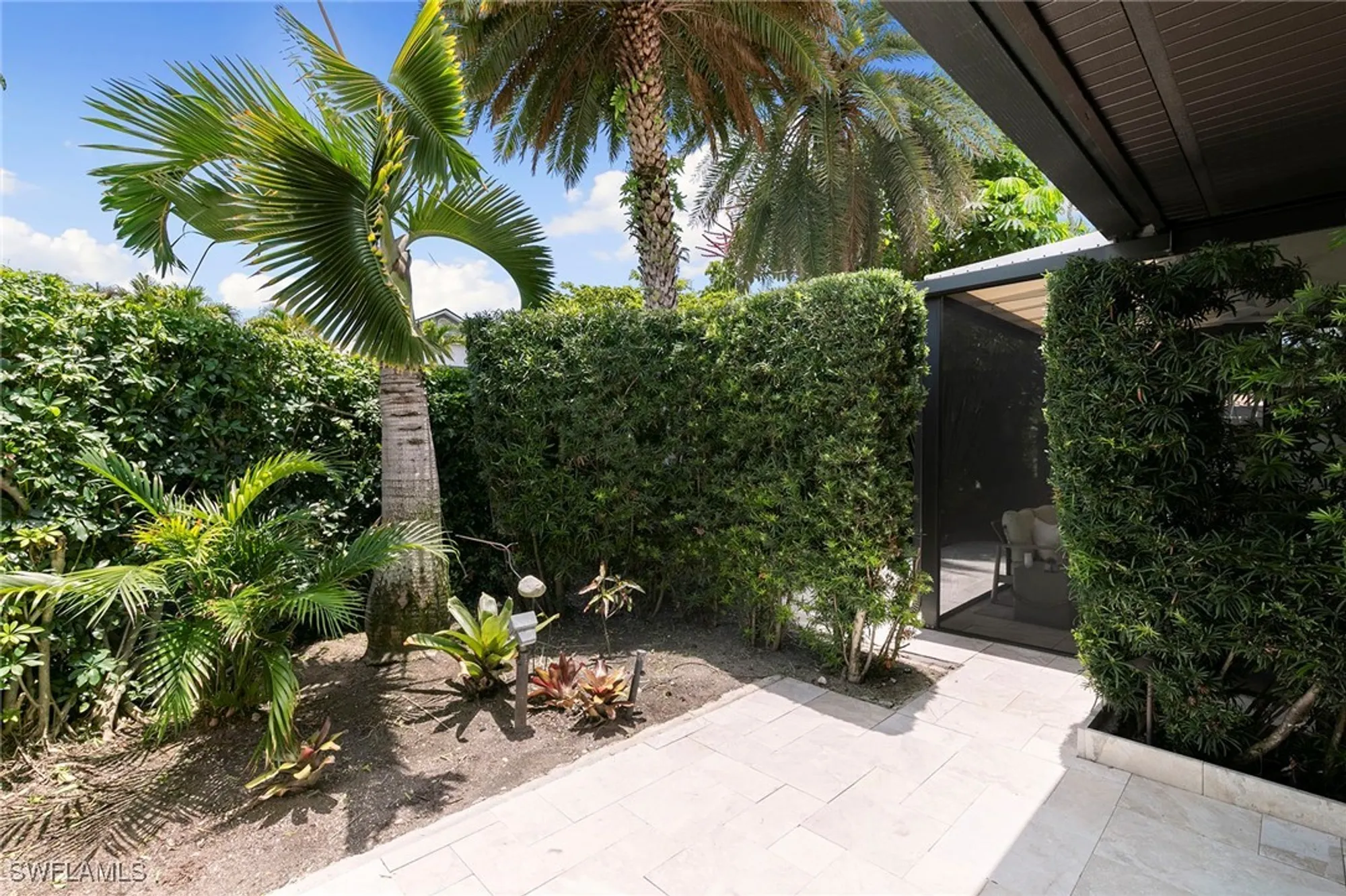 Property Slideshow image 35 of 47 | 580 tierra mar ln # 21, Naples, FL, 34108