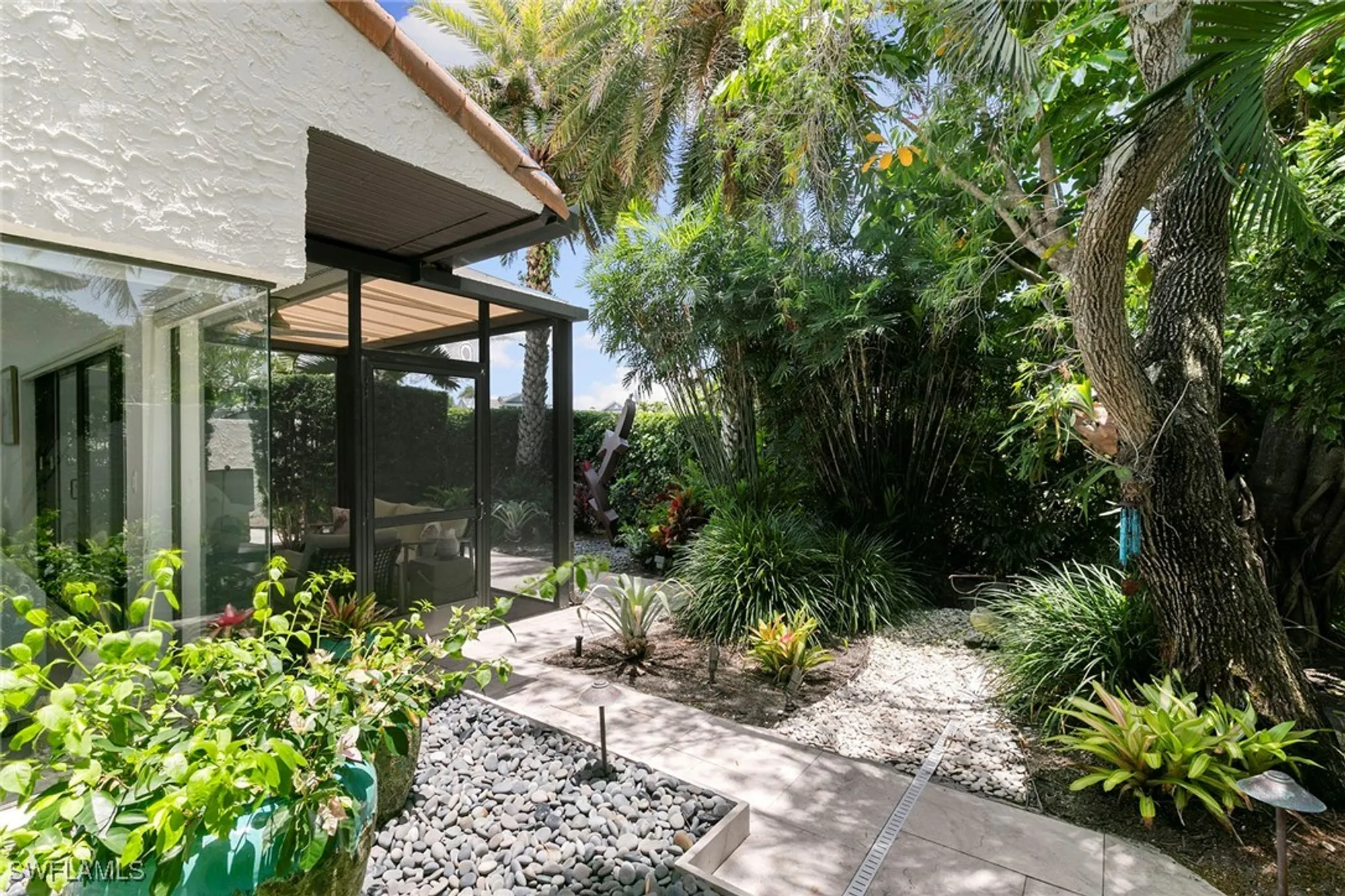 Property Slideshow image 33 of 47 | 580 tierra mar ln # 21, Naples, FL, 34108