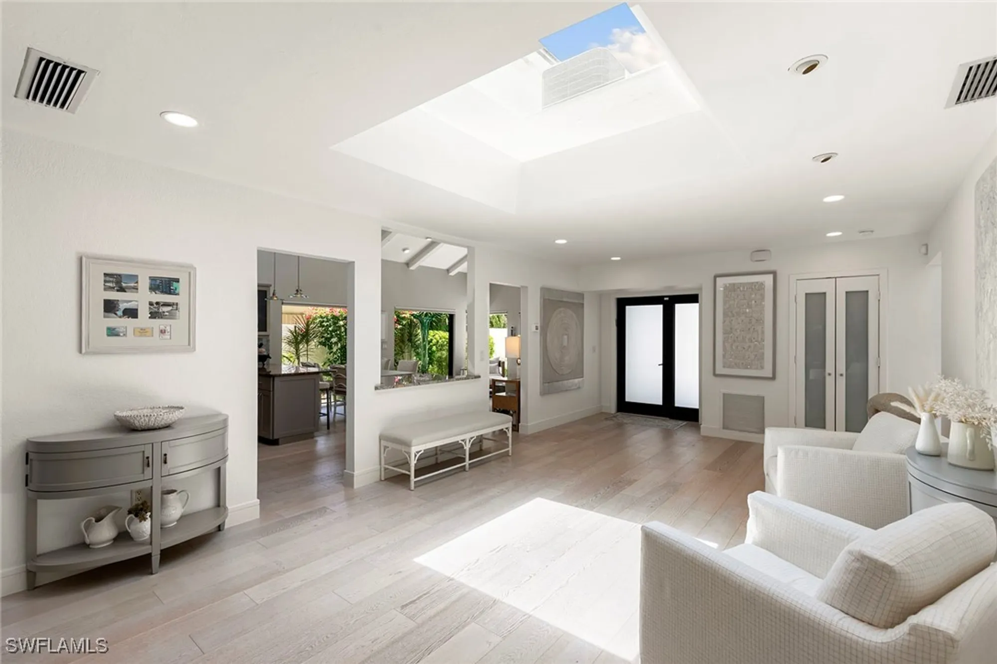 Property Slideshow image 4 of 47 | 580 tierra mar ln # 21, Naples, FL, 34108