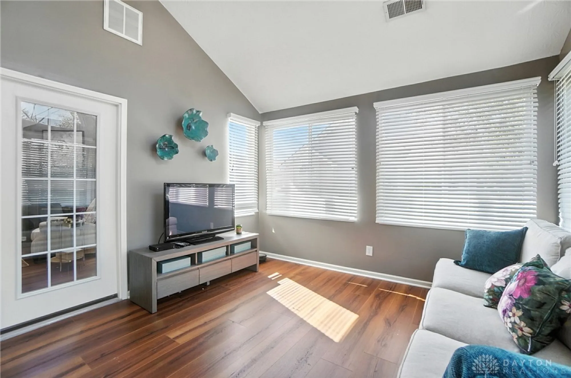 Property Slideshow image 16 of 51 | 184 edinburgh village dr 13, Dayton, OH, 45458