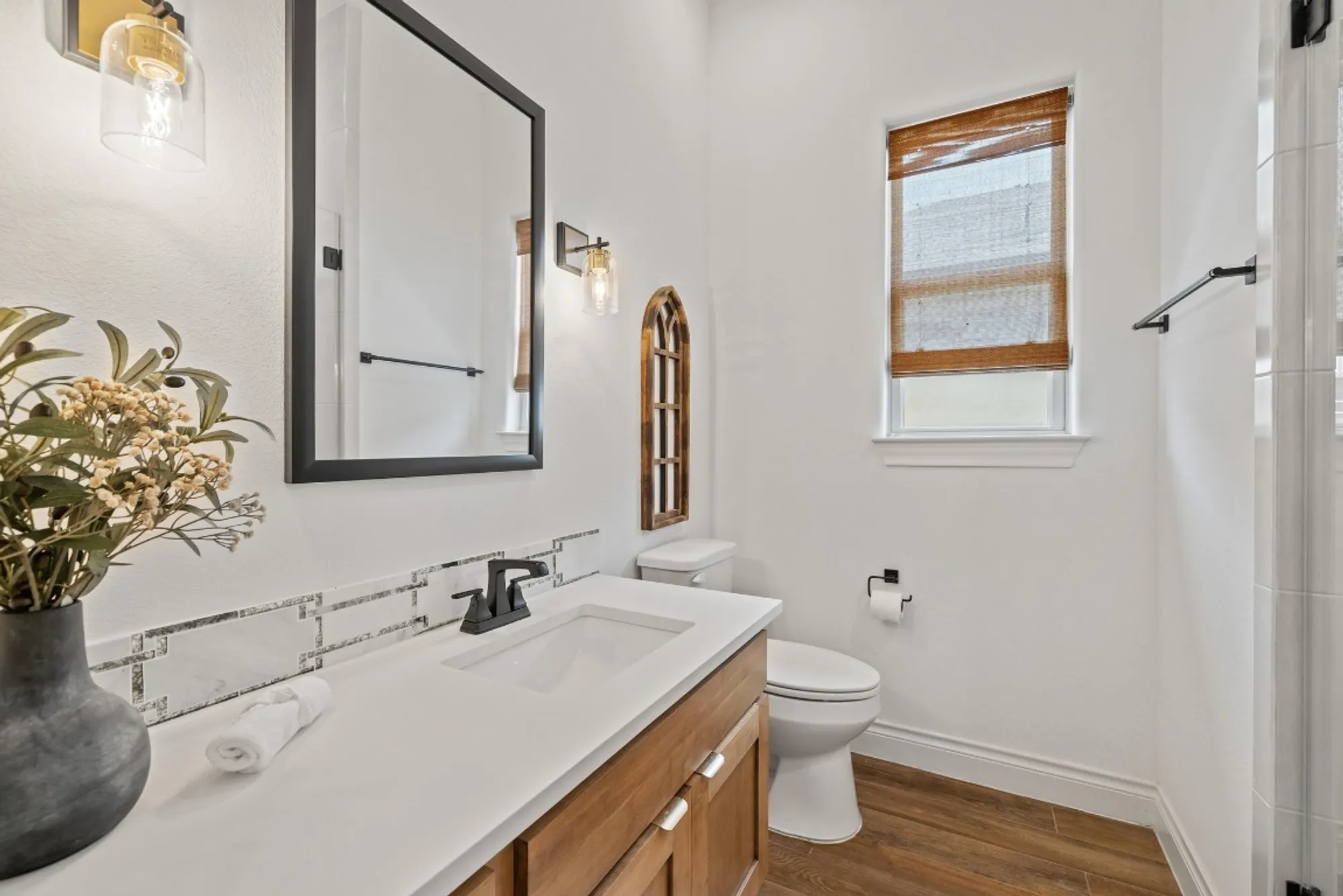 Property Slideshow image 18 of 28 | 925 indian hawthorne dr # gh-39, Georgetown, TX, 78628