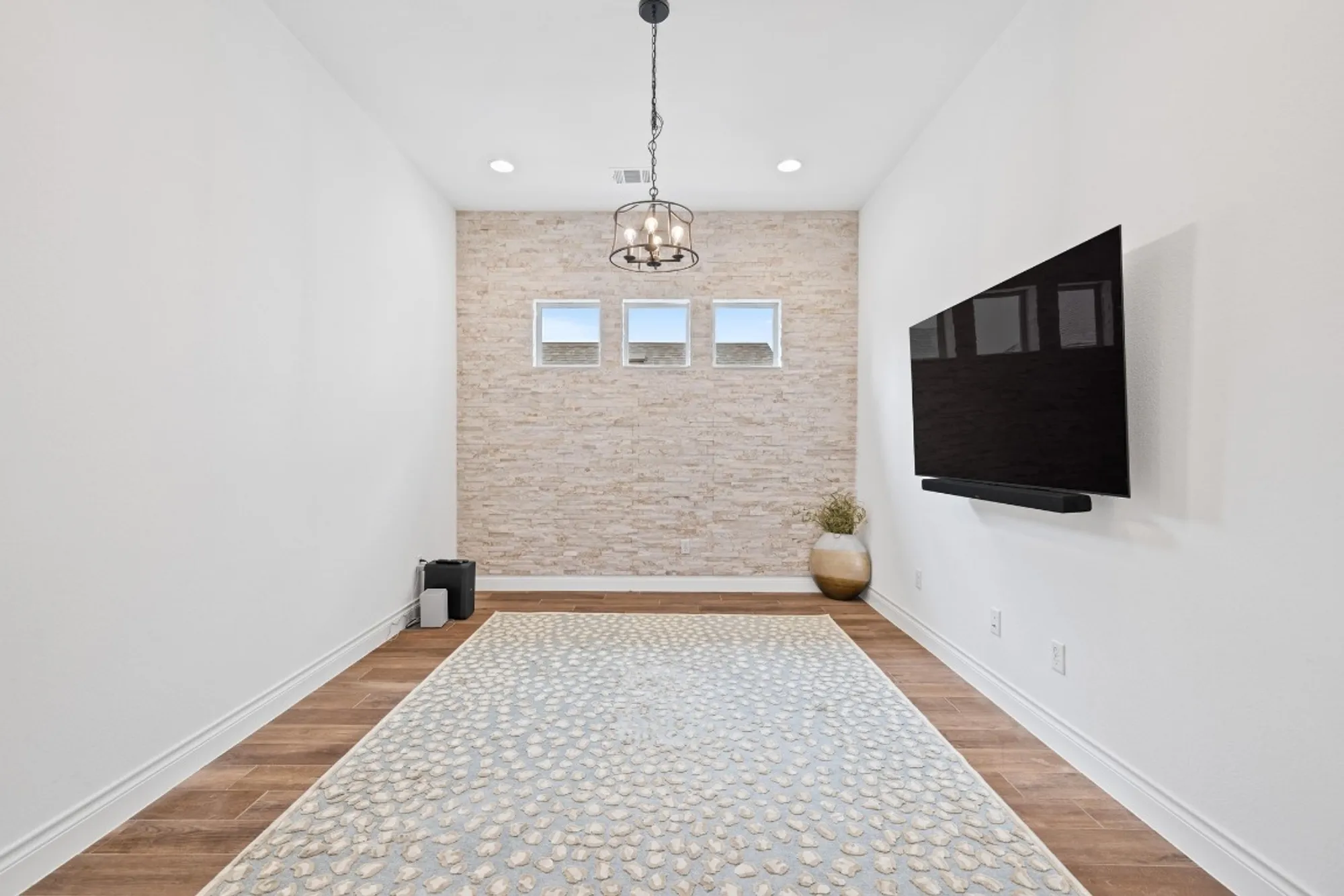 Property Slideshow image 19 of 28 | 925 indian hawthorne dr # gh-39, Georgetown, TX, 78628