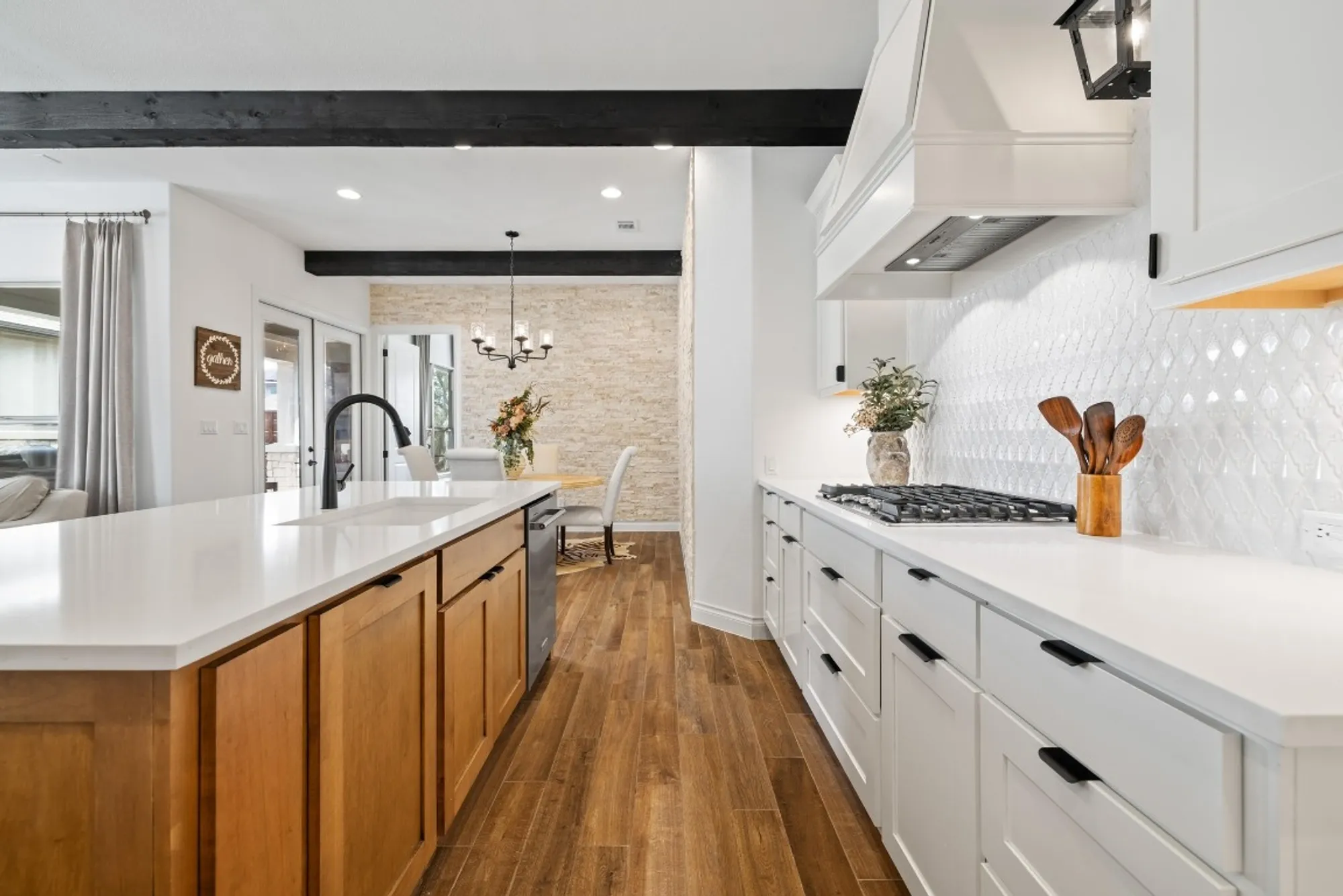 Property Slideshow image 10 of 28 | 925 indian hawthorne dr # gh-39, Georgetown, TX, 78628