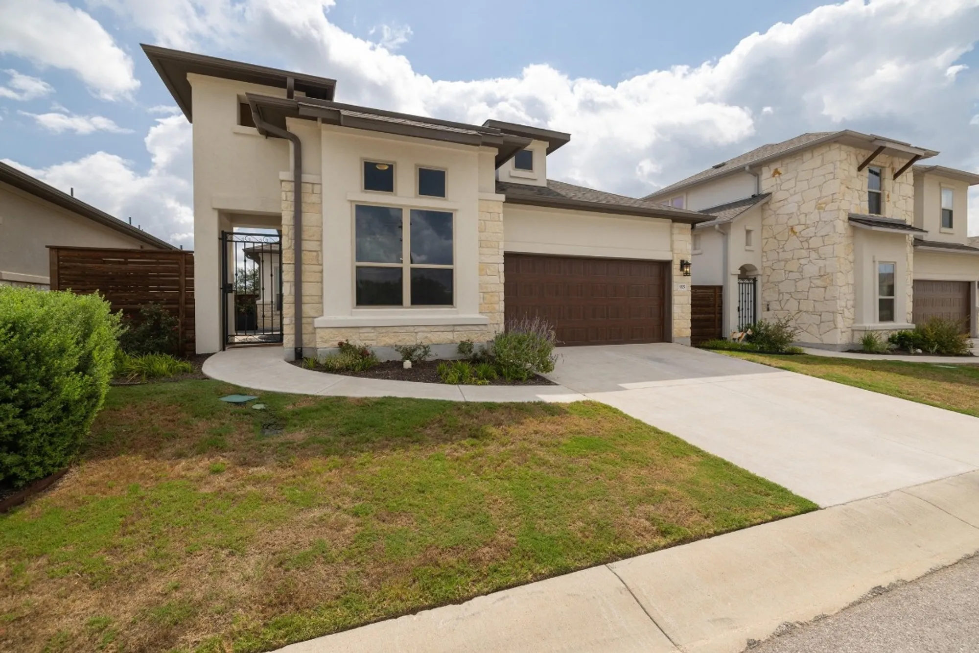 Property Slideshow image 24 of 28 | 925 indian hawthorne dr # gh-39, Georgetown, TX, 78628