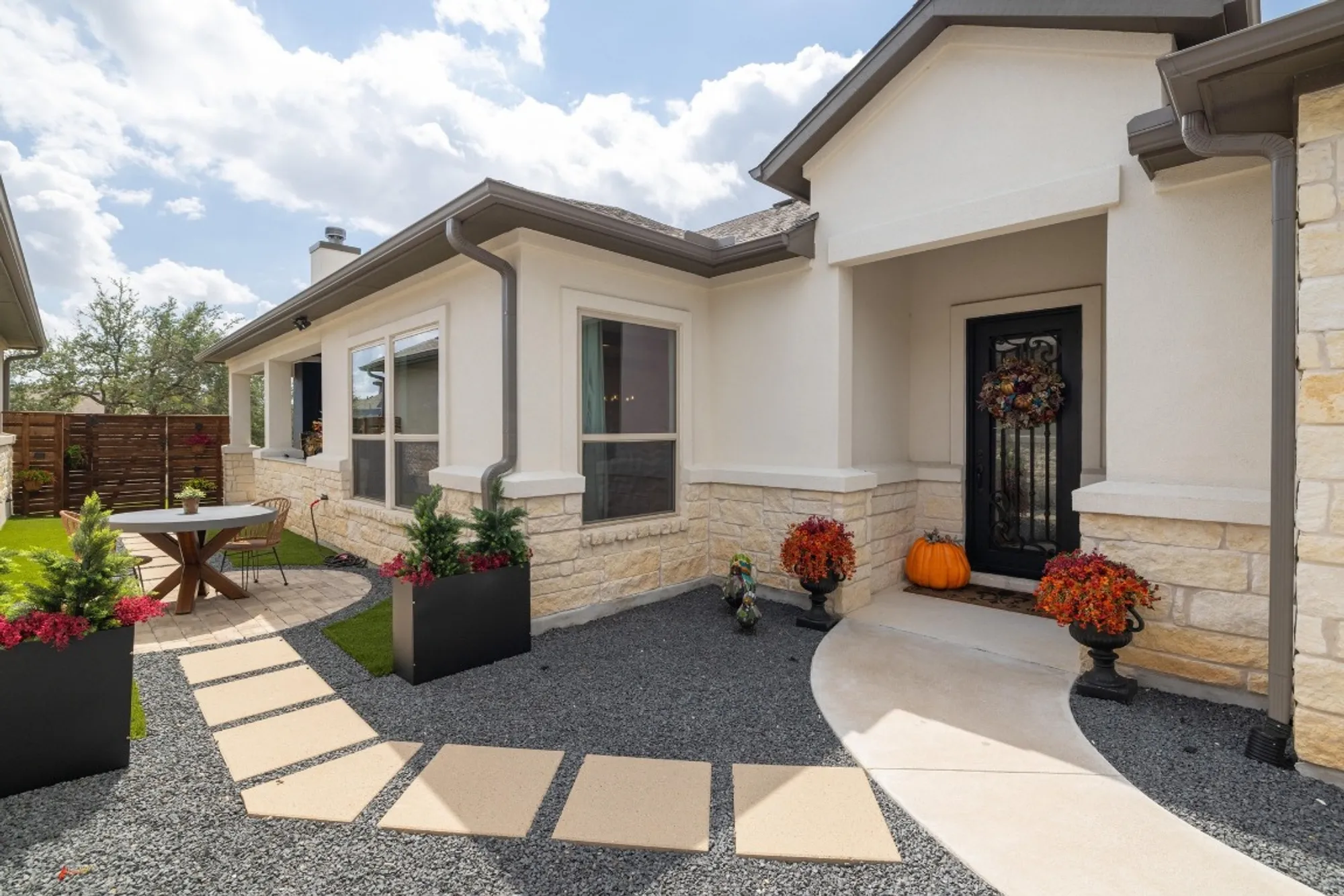 Property Slideshow image 23 of 28 | 925 indian hawthorne dr # gh-39, Georgetown, TX, 78628