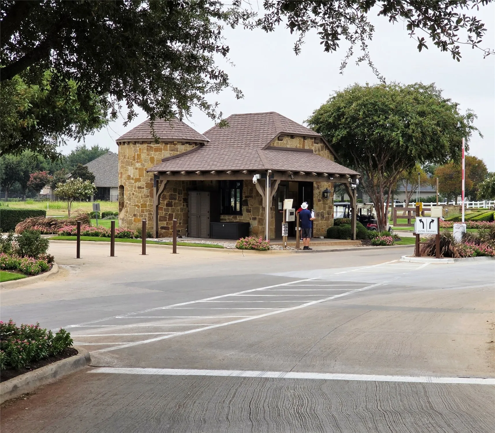 Property Slideshow image 30 of 40 | 9604 pinewood dr, Denton, TX, 76207