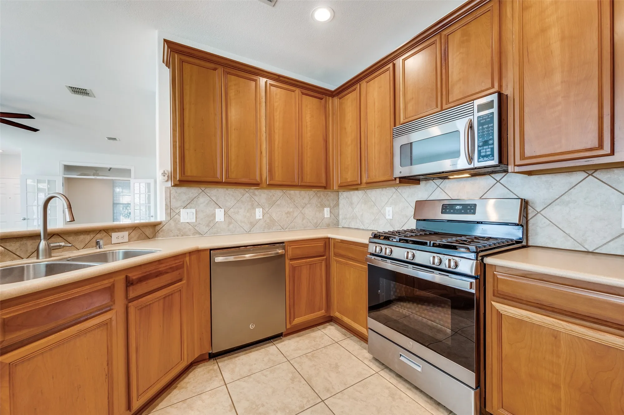 Property Slideshow image 10 of 26 | 625 rockledge ct, Frisco, TX, 75036