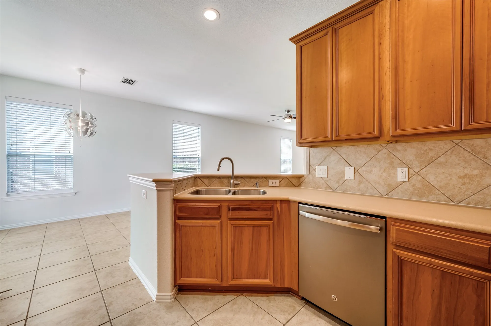 Property Slideshow image 11 of 26 | 625 rockledge ct, Frisco, TX, 75036