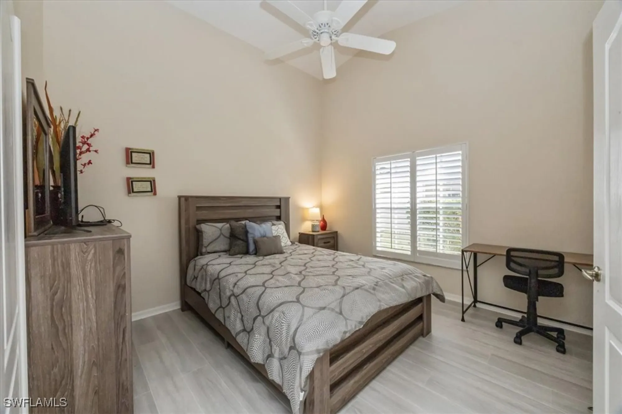 Property Slideshow image 18 of 26 | 6646 castlelawn pl, Naples, FL, 34113