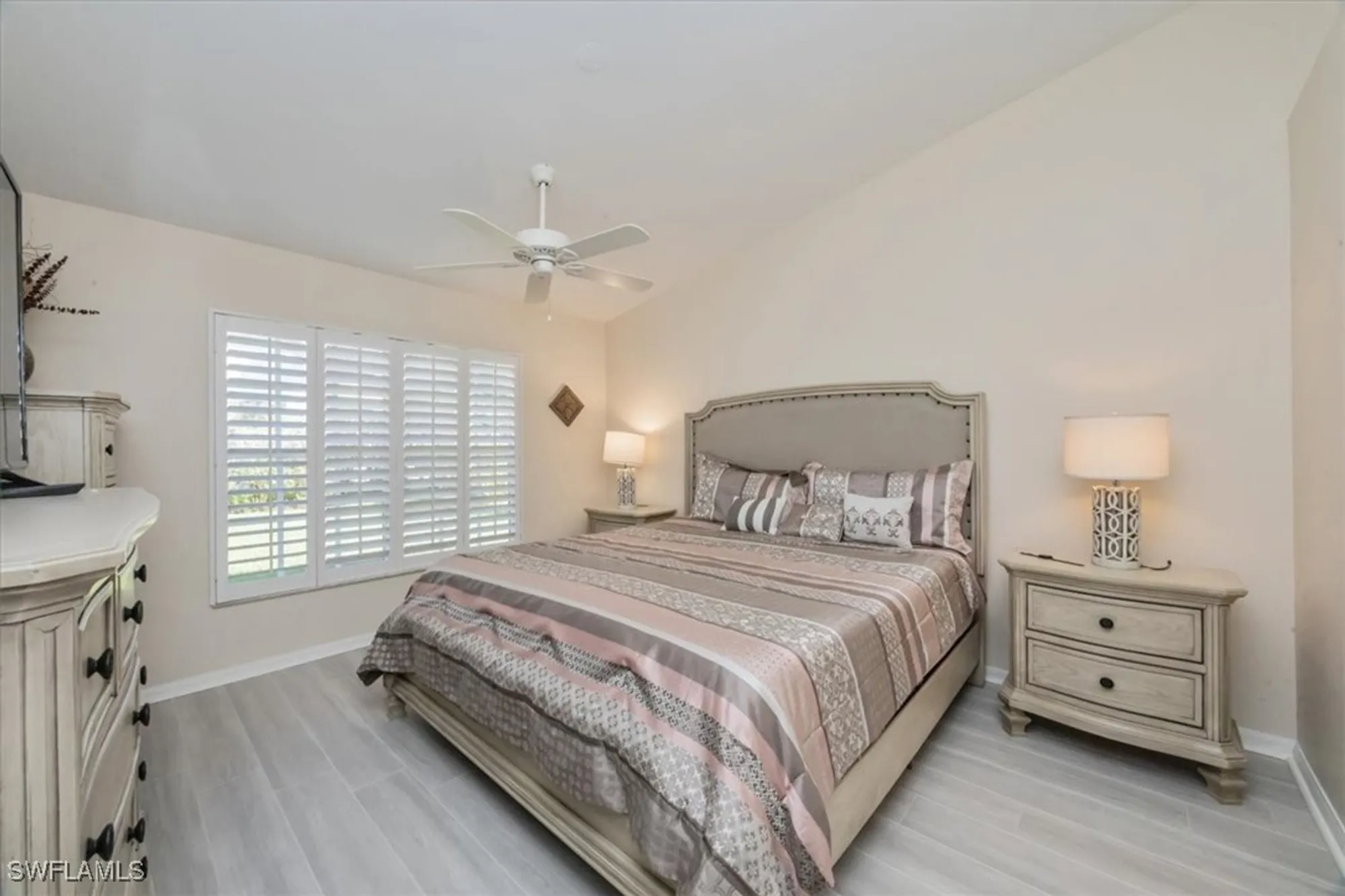 Property Slideshow image 10 of 26 | 6646 castlelawn pl, Naples, FL, 34113