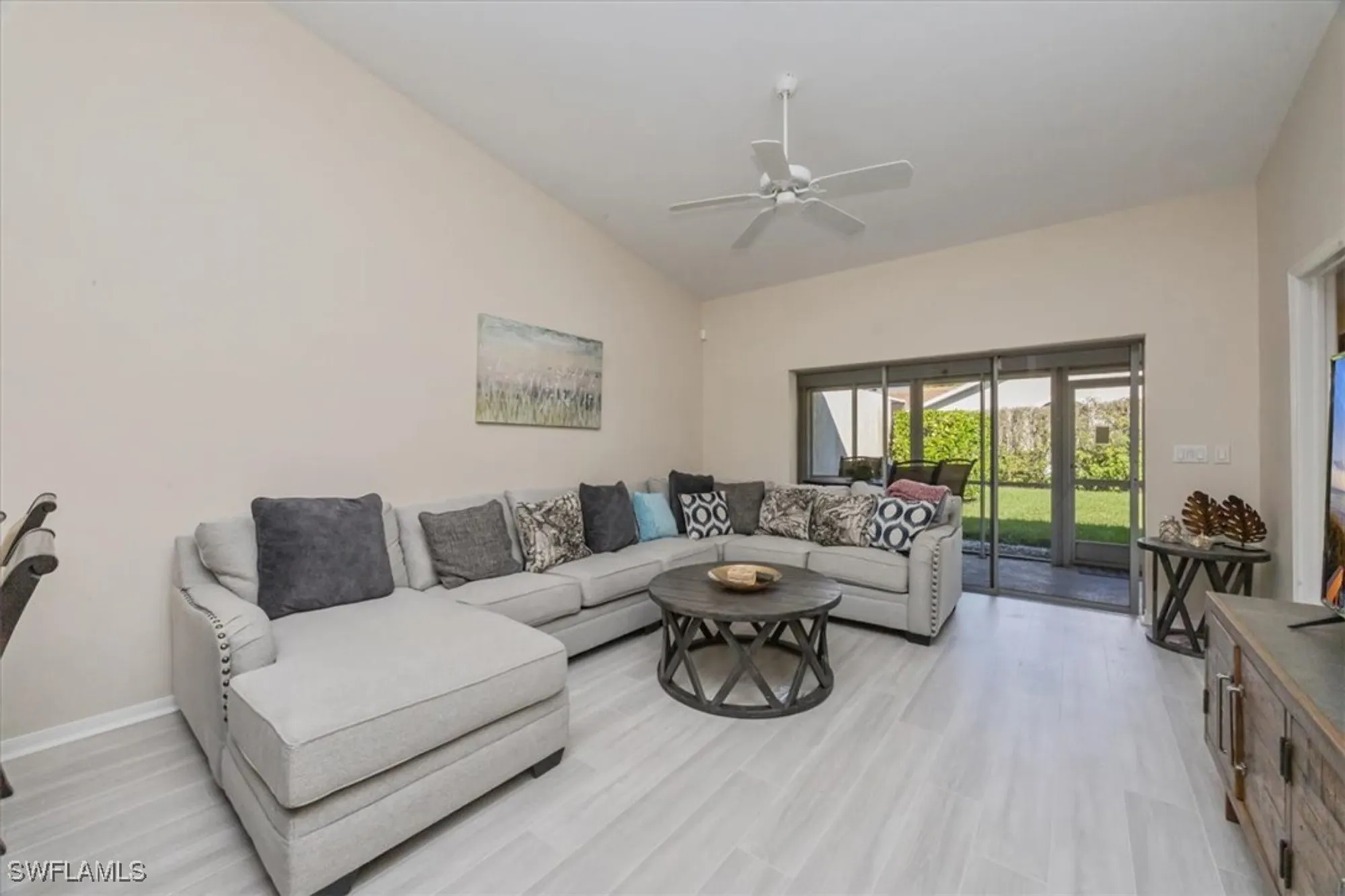 Property Slideshow image 4 of 26 | 6646 castlelawn pl, Naples, FL, 34113