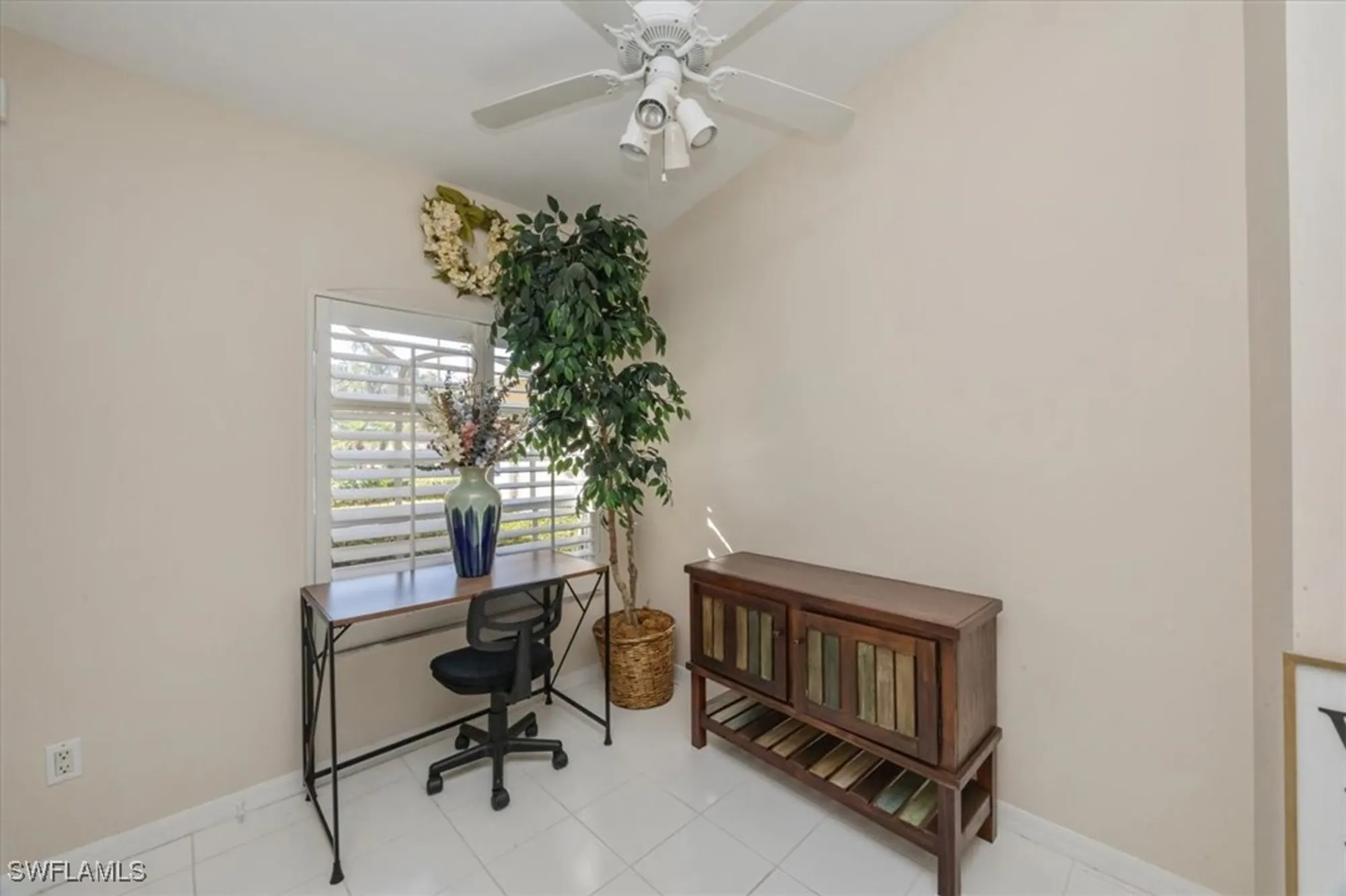 Property Slideshow image 9 of 26 | 6646 castlelawn pl, Naples, FL, 34113