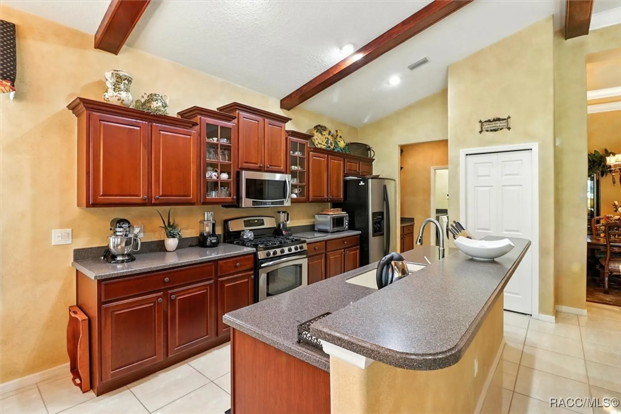 Property Slideshow image 15 of 46 | 1070 w skyview crossing dr, Hernando, FL, 34442