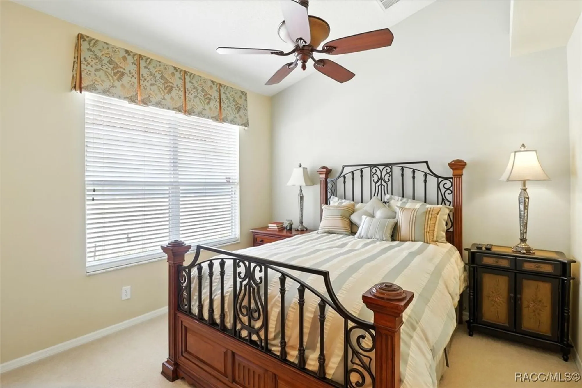 Property Slideshow image 30 of 46 | 1070 w skyview crossing dr, Hernando, FL, 34442