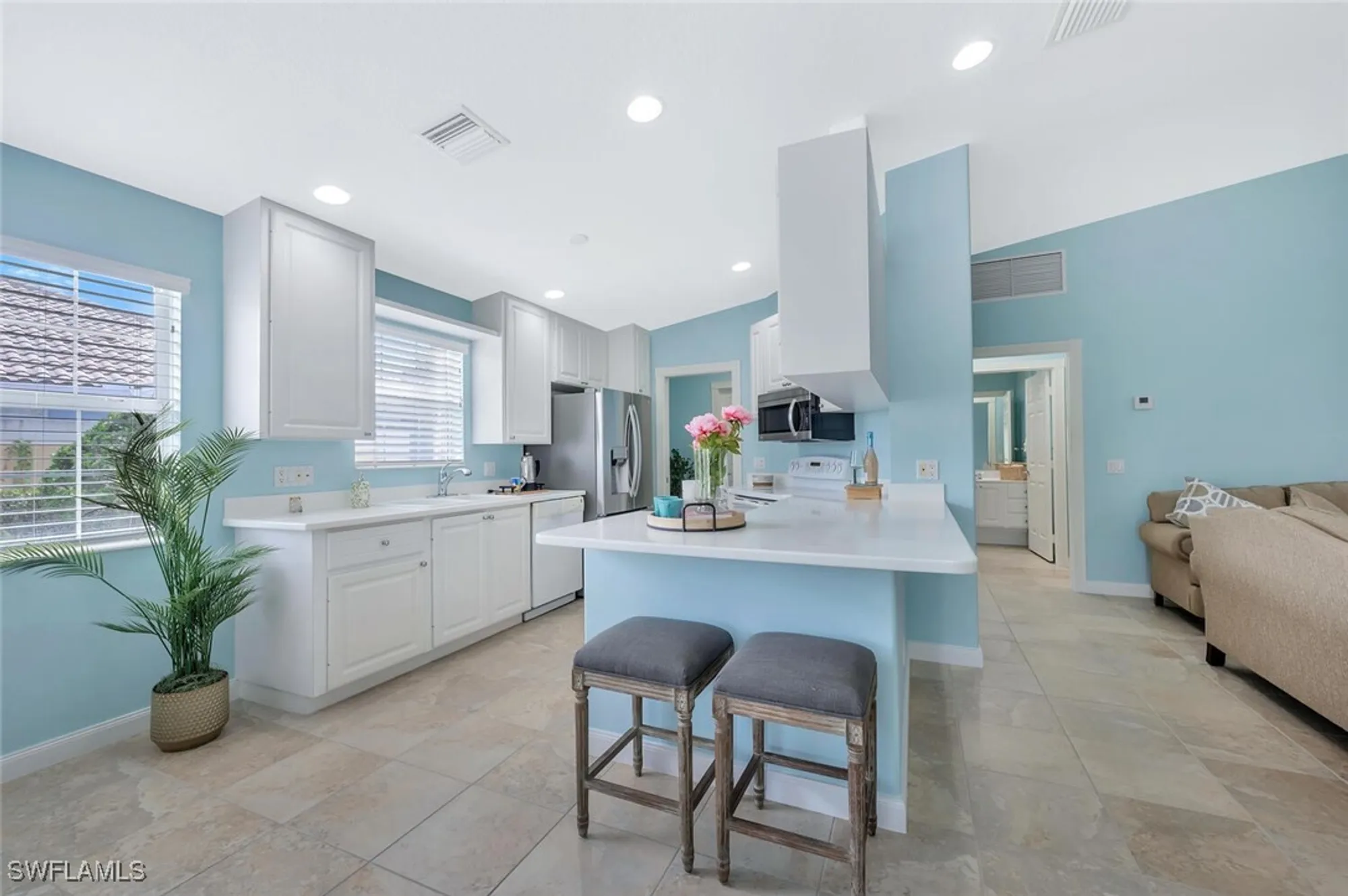 Property Slideshow image 11 of 50 | 8165 xenia ln, Naples, FL, 34114