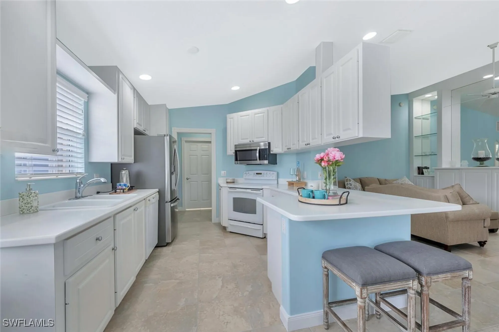 Property Slideshow image 13 of 50 | 8165 xenia ln, Naples, FL, 34114