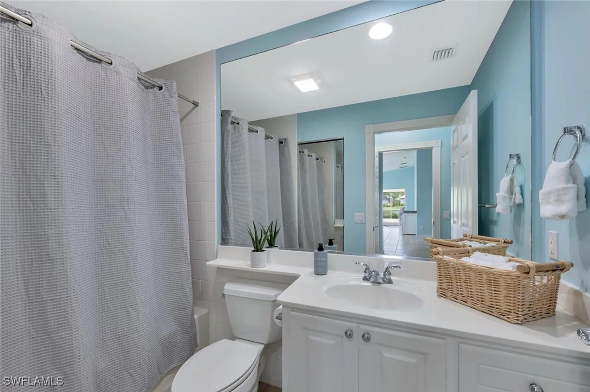 Property Slideshow image 28 of 50 | 8165 xenia ln, Naples, FL, 34114