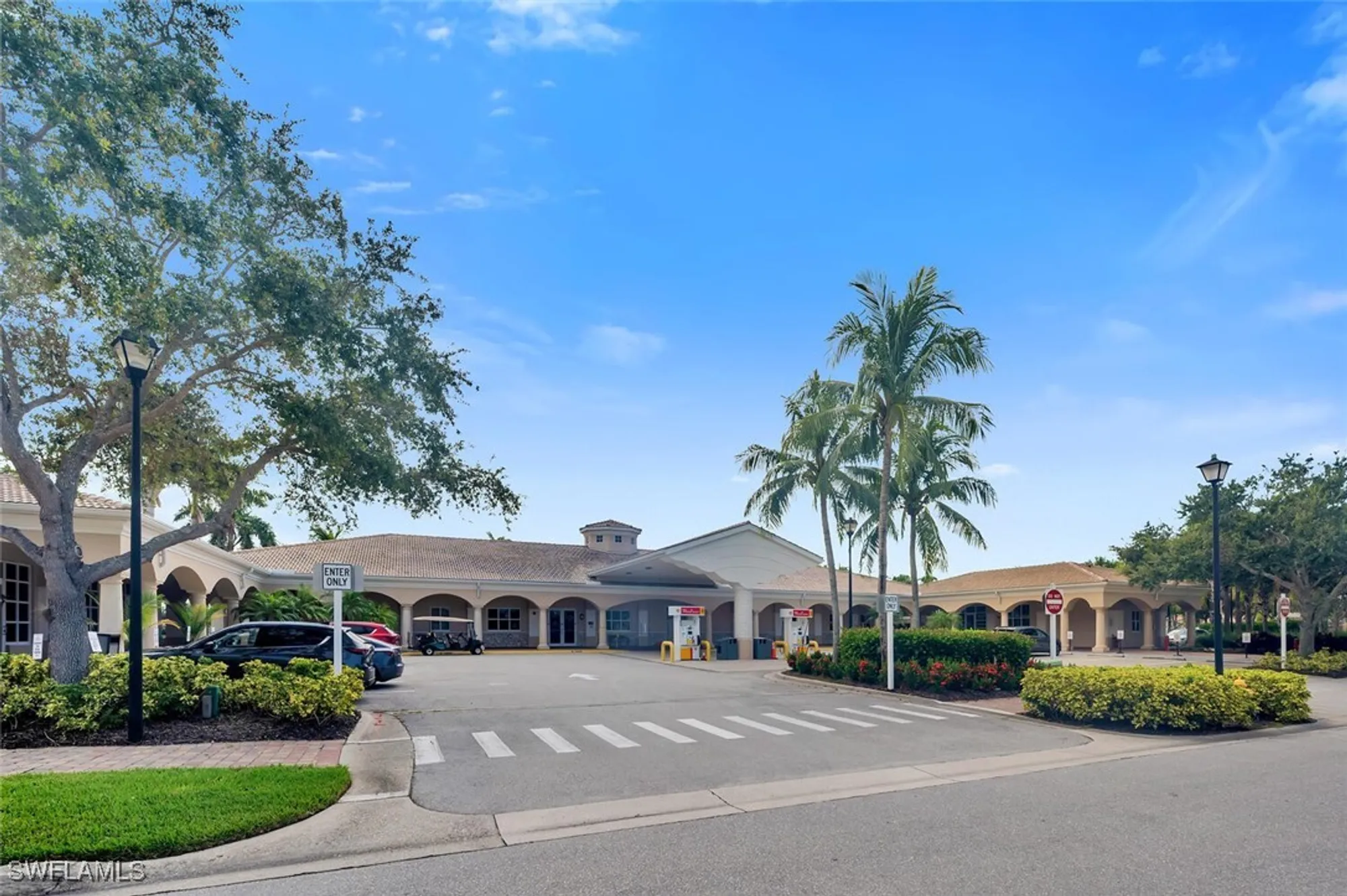 Property Slideshow image 43 of 50 | 8165 xenia ln, Naples, FL, 34114