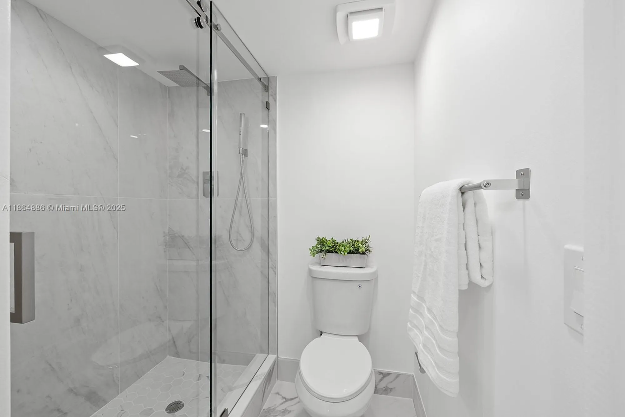 Property Slideshow image 15 of 50 | 12500 sw 6th st 307n, Pembroke Pines, FL, 33027