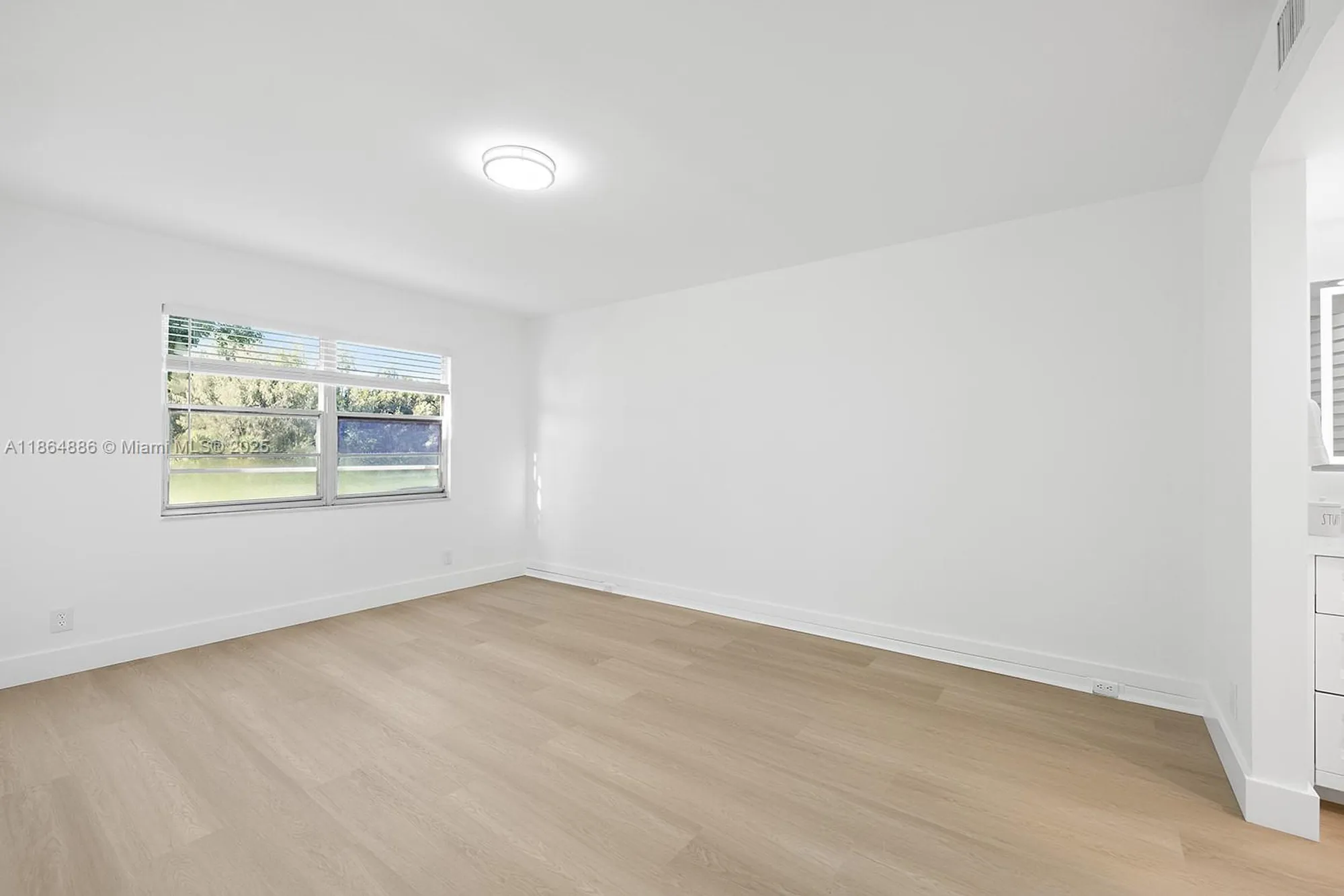 Property Slideshow image 11 of 50 | 12500 sw 6th st 307n, Pembroke Pines, FL, 33027