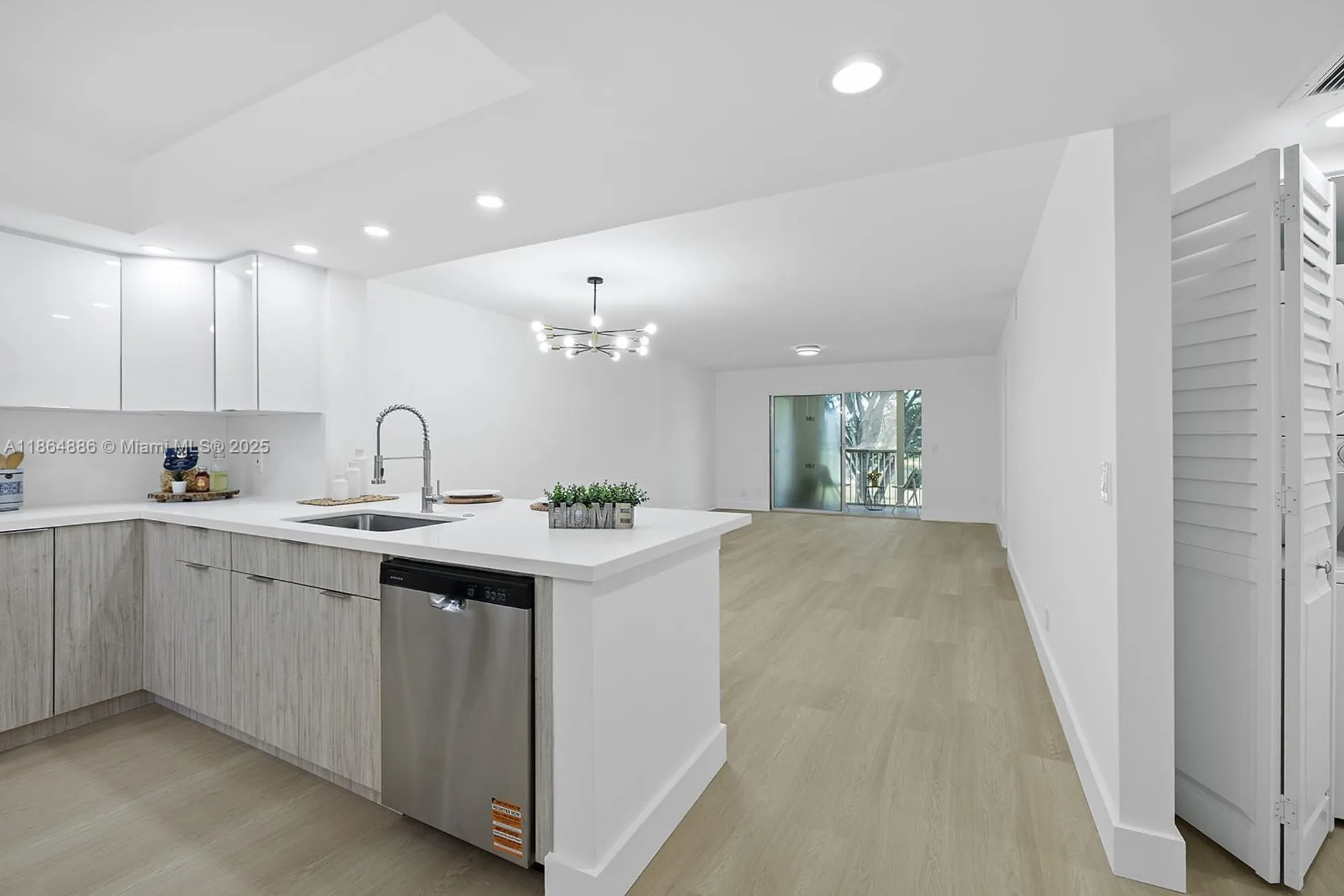 Property Slideshow image 5 of 50 | 12500 sw 6th st 307n, Pembroke Pines, FL, 33027