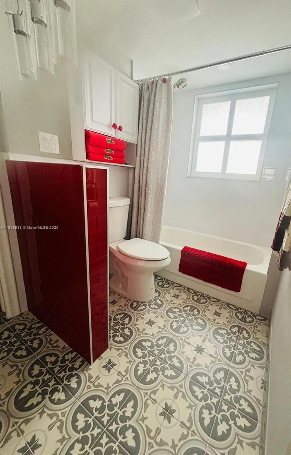 Property Slideshow image 17 of 35 | 3501 inverrary dr 201, Lauderhill, FL, 33319