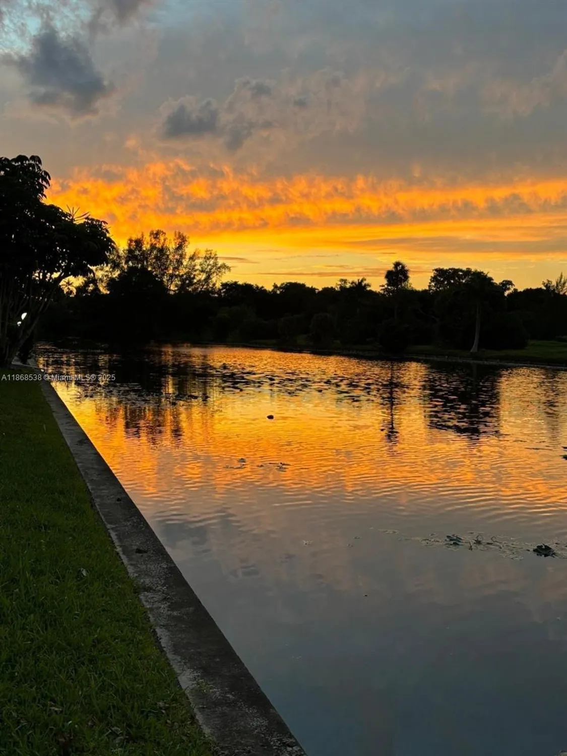 Property Slideshow image 29 of 35 | 3501 inverrary dr 201, Lauderhill, FL, 33319