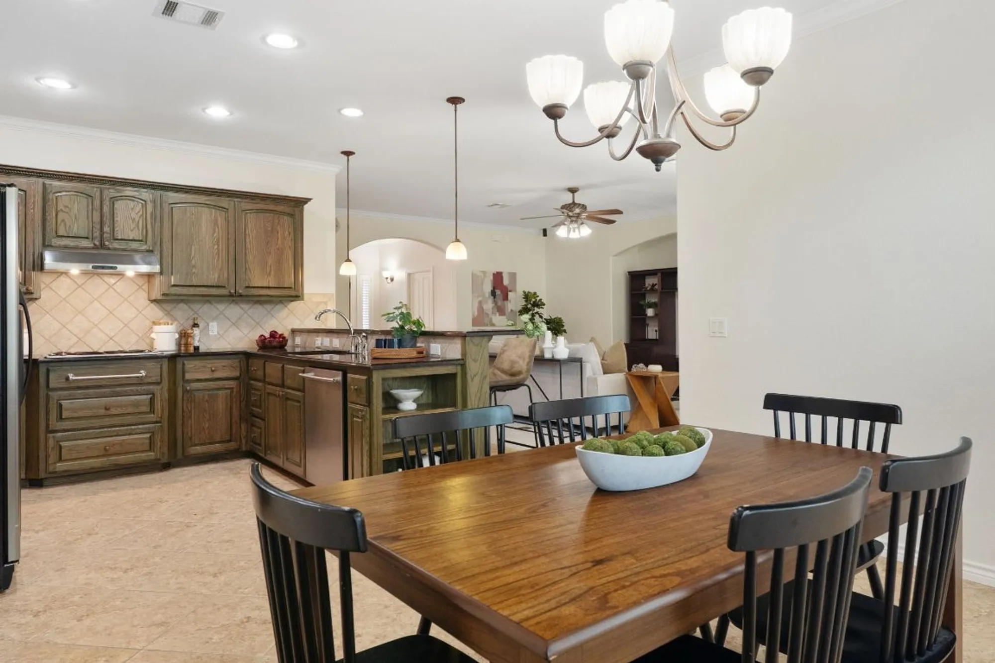 Property Slideshow image 10 of 28 | 900 heritage oaks bnd, Georgetown, TX, 78633