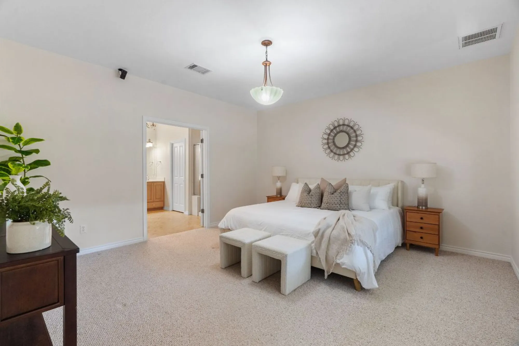 Property Slideshow image 13 of 28 | 900 heritage oaks bnd, Georgetown, TX, 78633