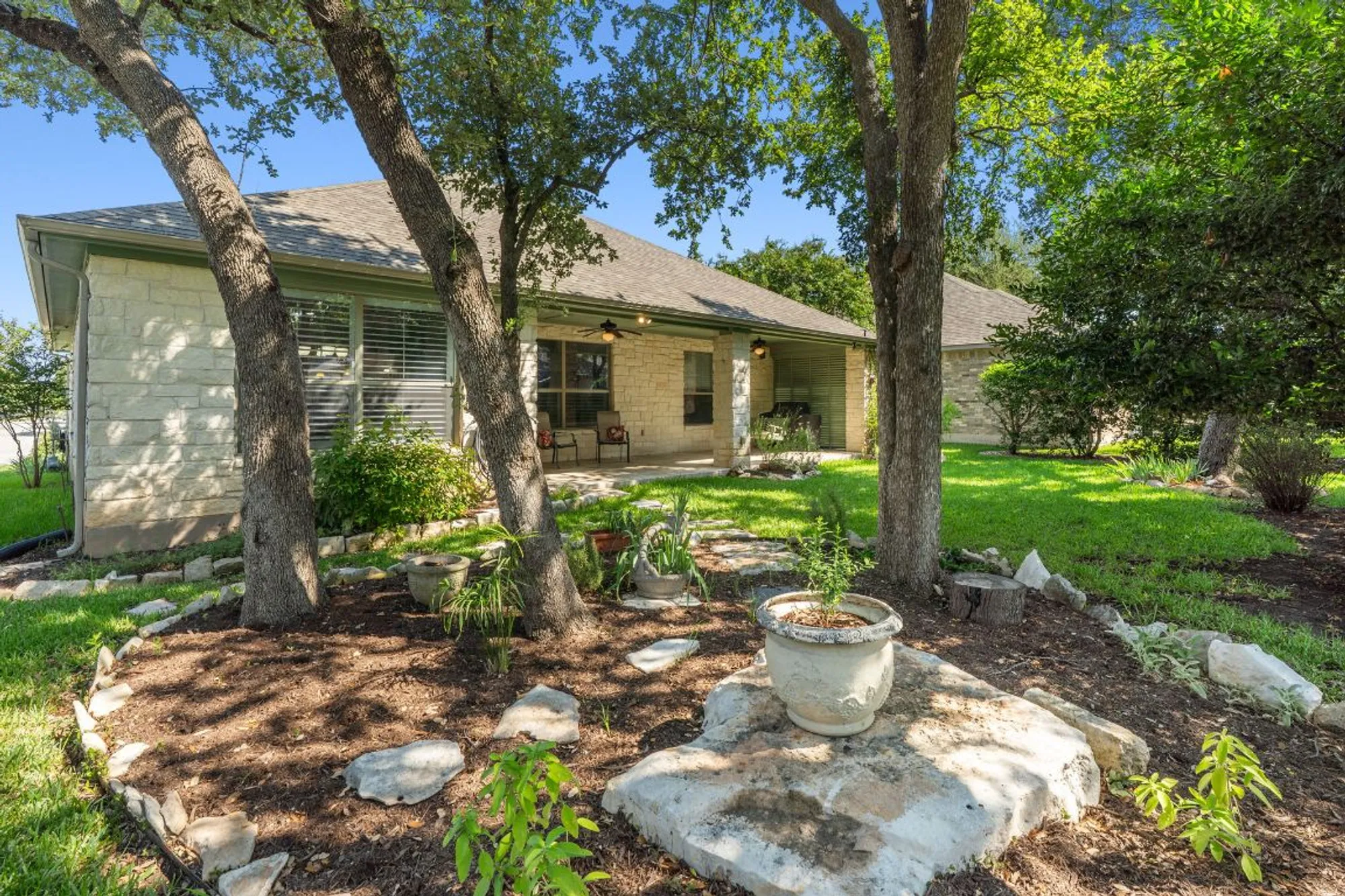 Property Slideshow image 22 of 28 | 900 heritage oaks bnd, Georgetown, TX, 78633