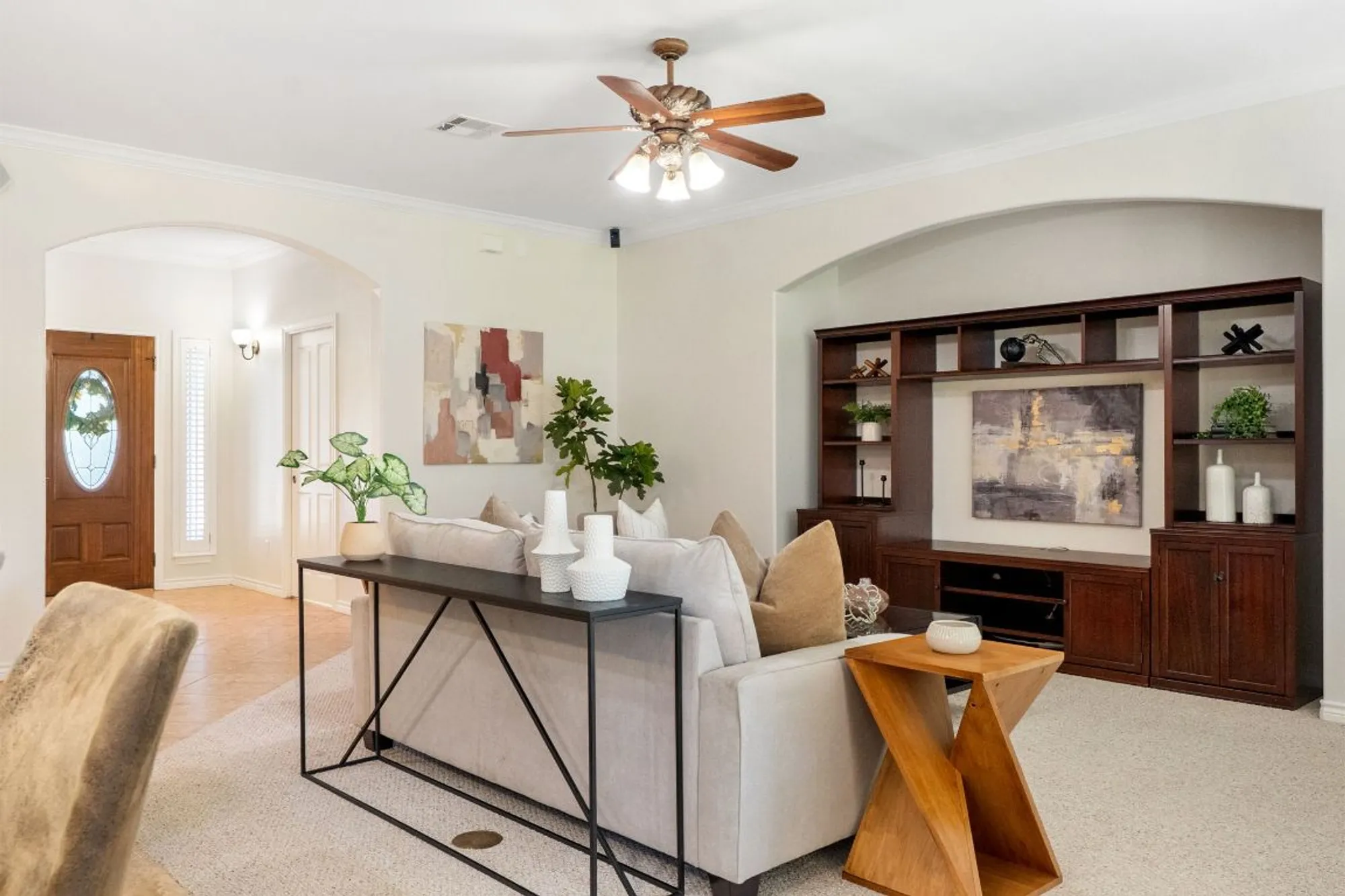 Property Slideshow image 4 of 28 | 900 heritage oaks bnd, Georgetown, TX, 78633