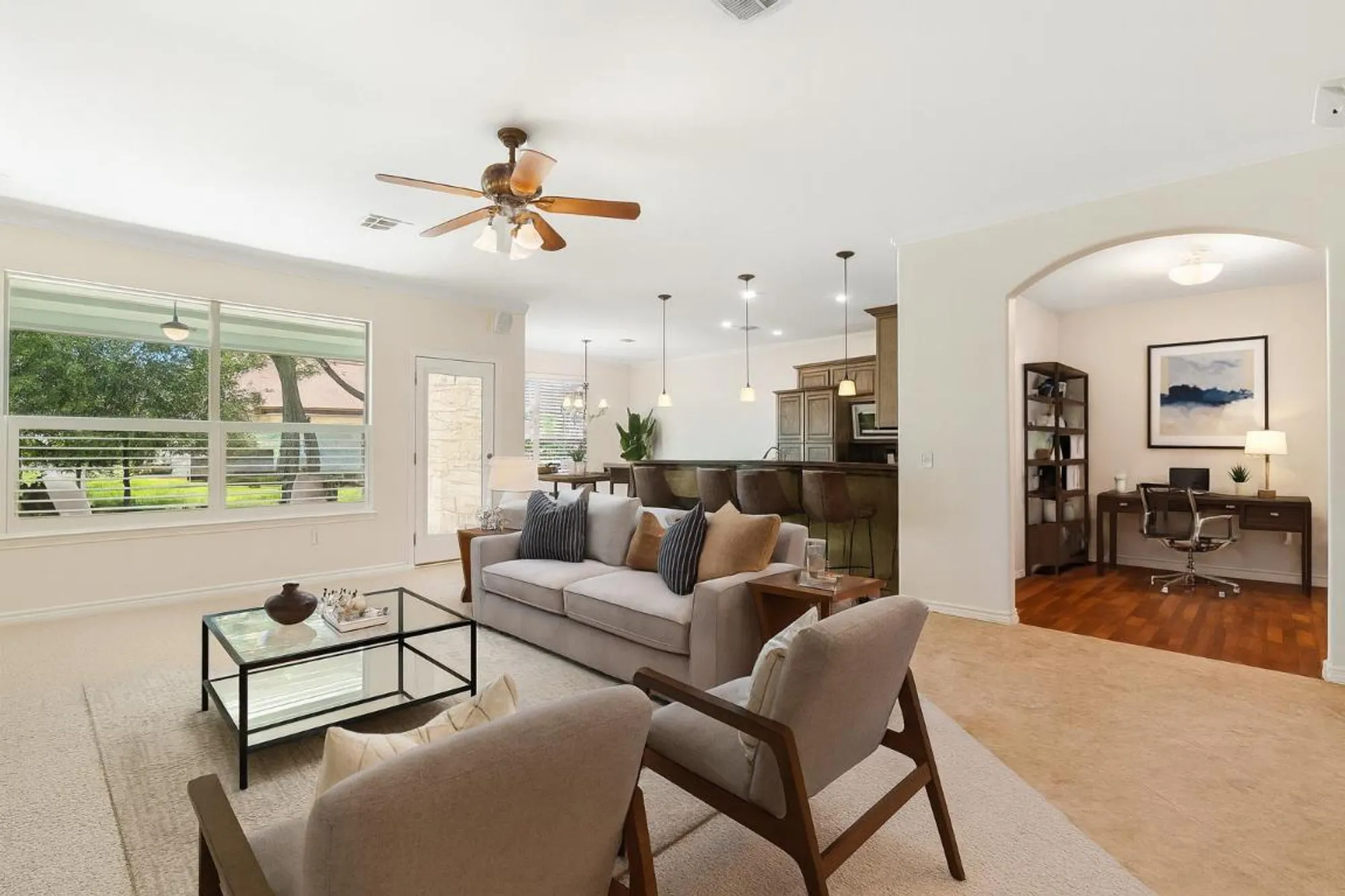 Property Slideshow image 6 of 28 | 900 heritage oaks bnd, Georgetown, TX, 78633