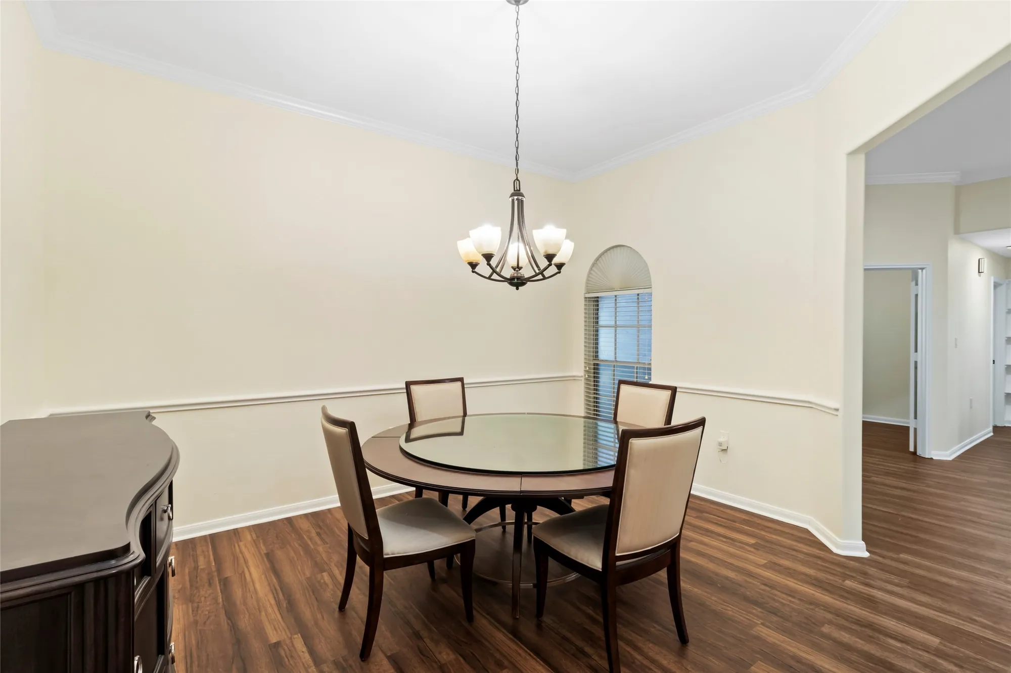 Property Slideshow image 10 of 35 | 915 w palmcrest ct, Pearland, TX, 77584