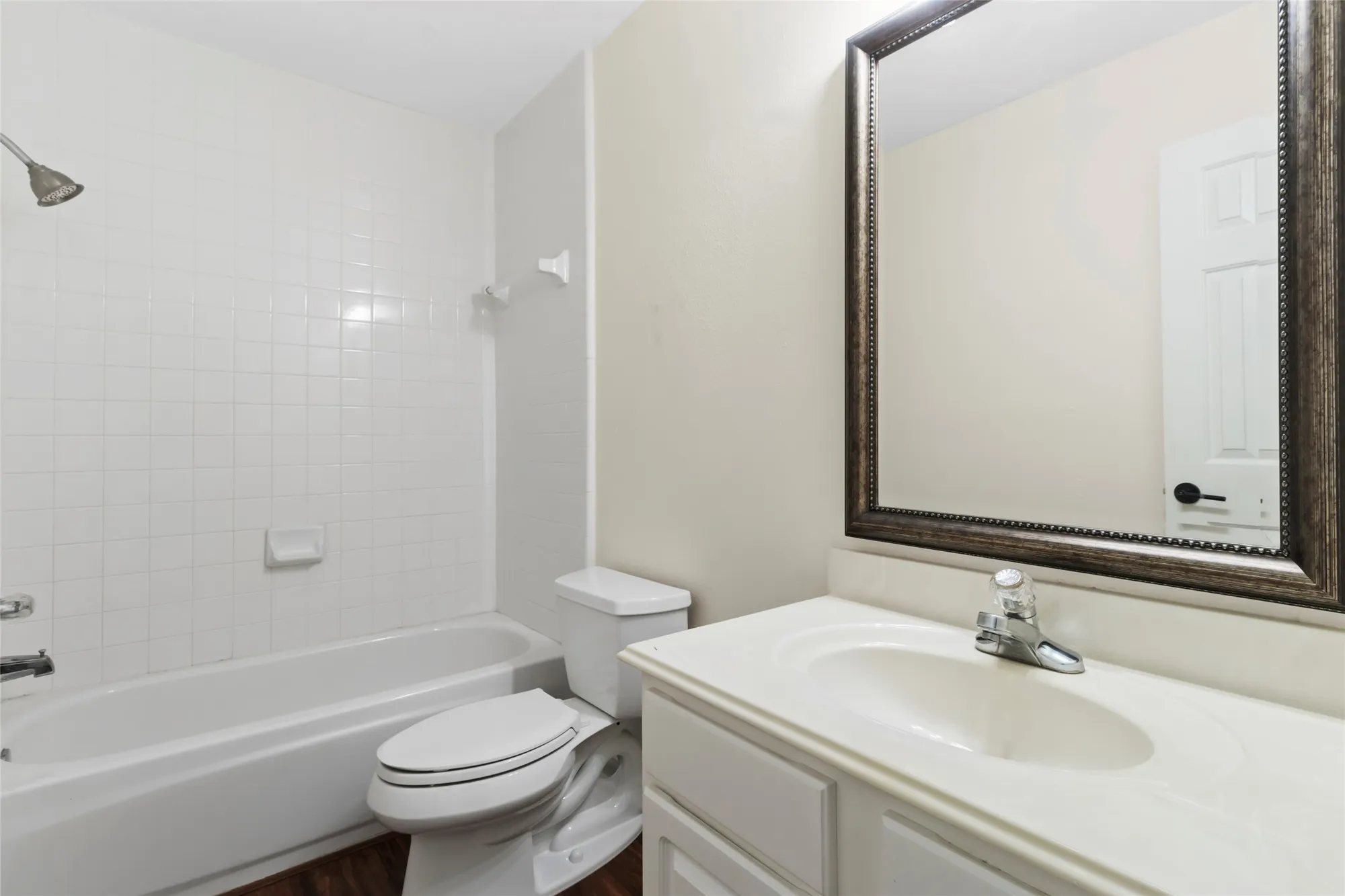 Property Slideshow image 27 of 35 | 915 w palmcrest ct, Pearland, TX, 77584