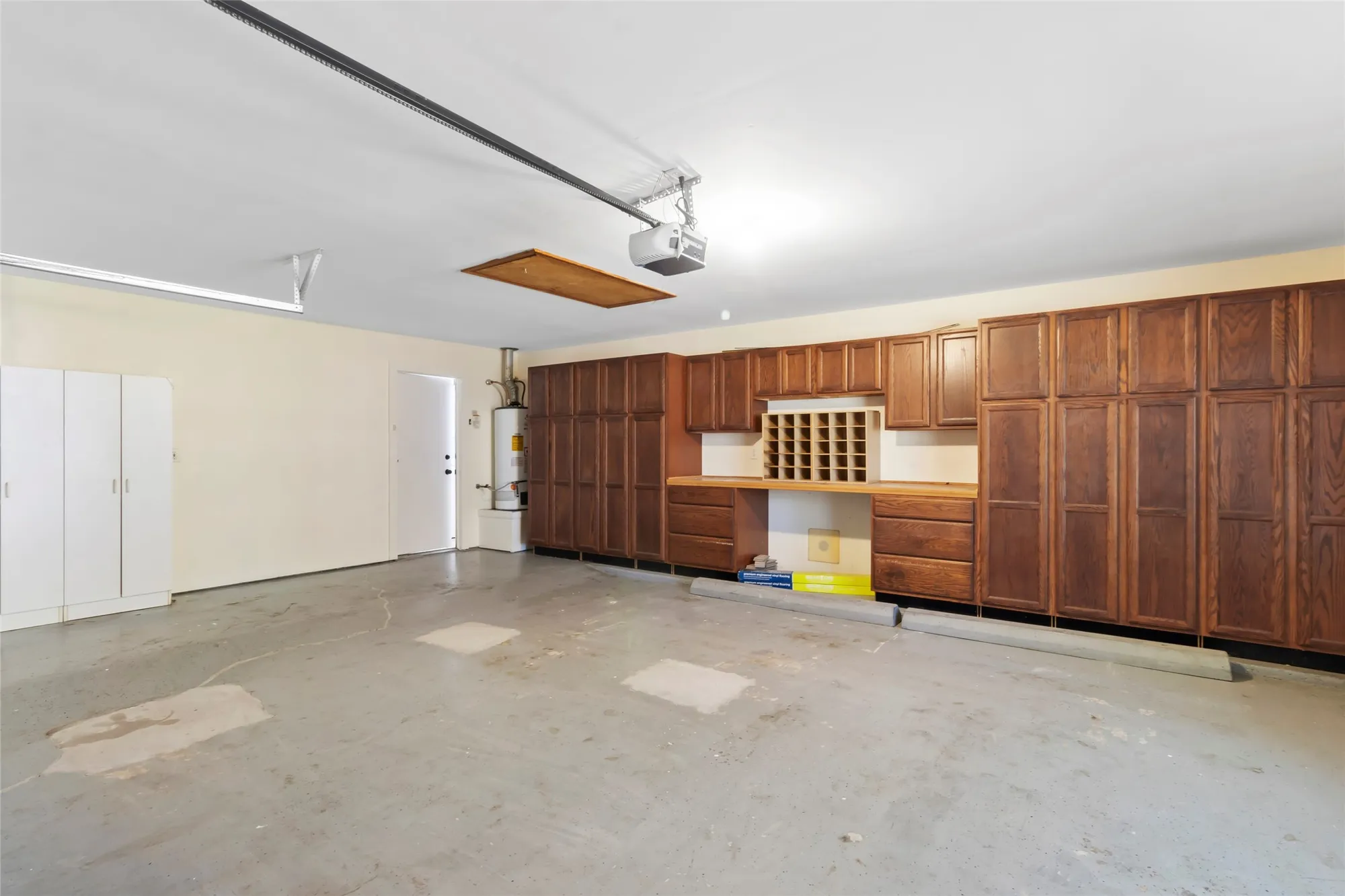 Property Slideshow image 29 of 35 | 915 w palmcrest ct, Pearland, TX, 77584