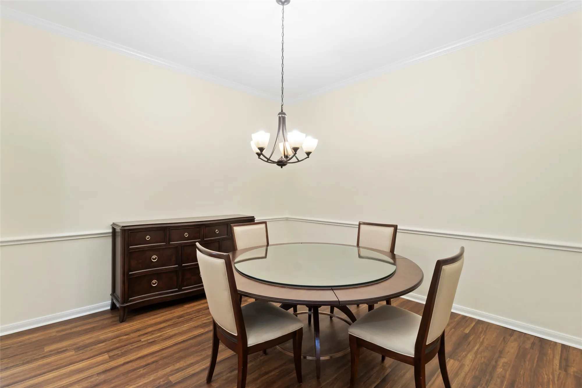 Property Slideshow image 8 of 35 | 915 w palmcrest ct, Pearland, TX, 77584