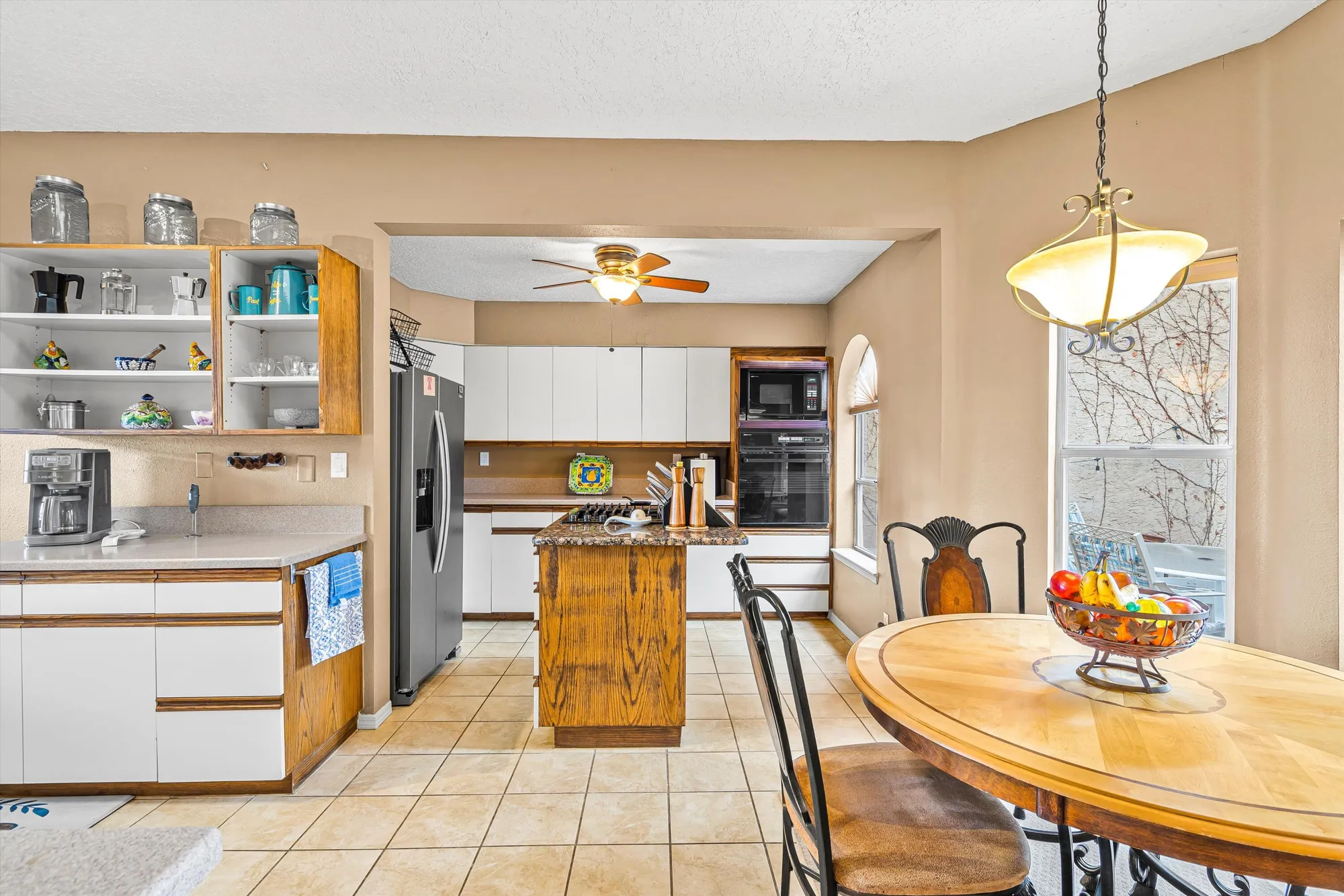 Property Slideshow image 10 of 68 | 582 eastlake dr, Rio Rancho, NM, 87124