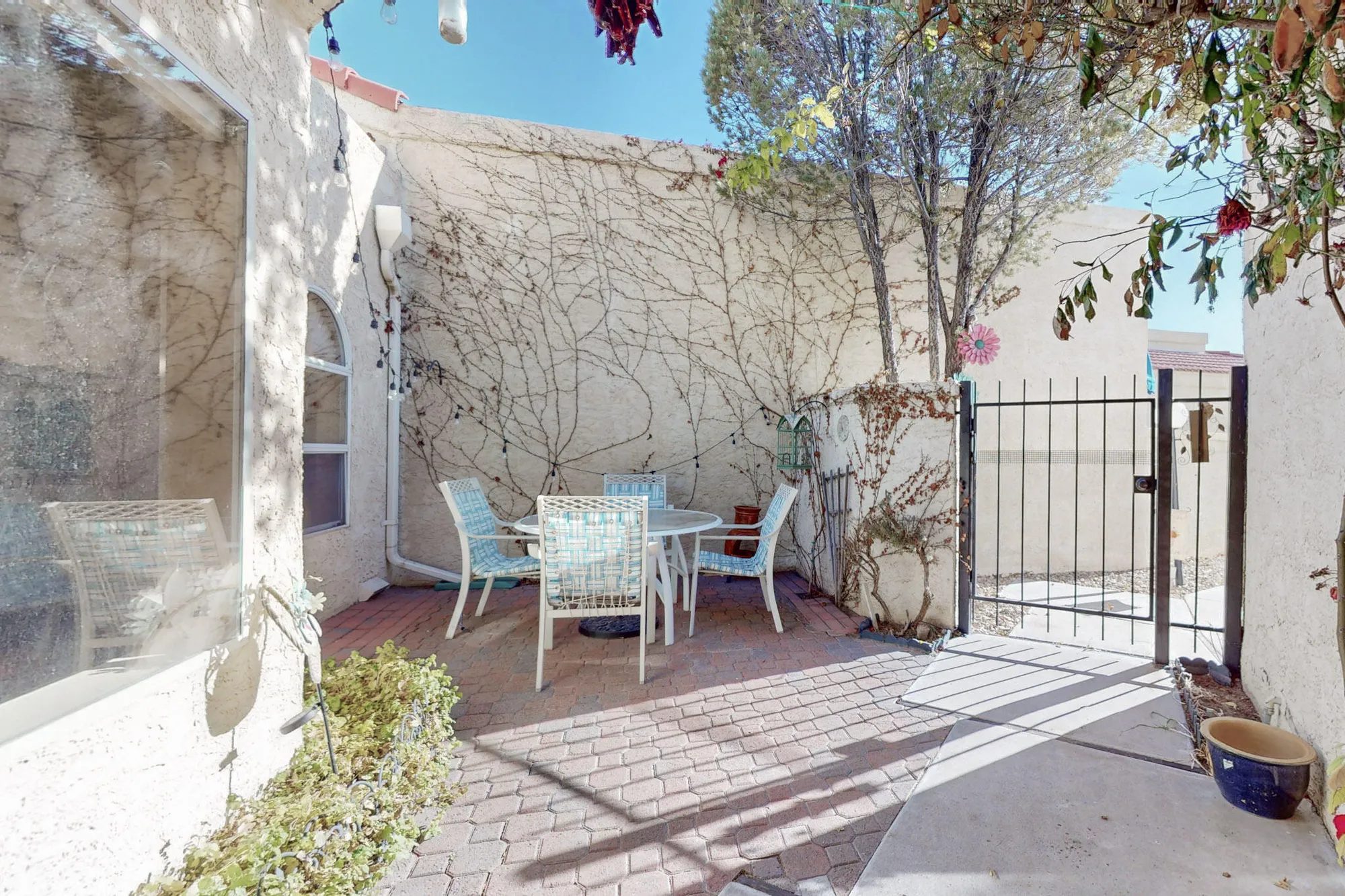 Property Slideshow image 4 of 68 | 582 eastlake dr, Rio Rancho, NM, 87124